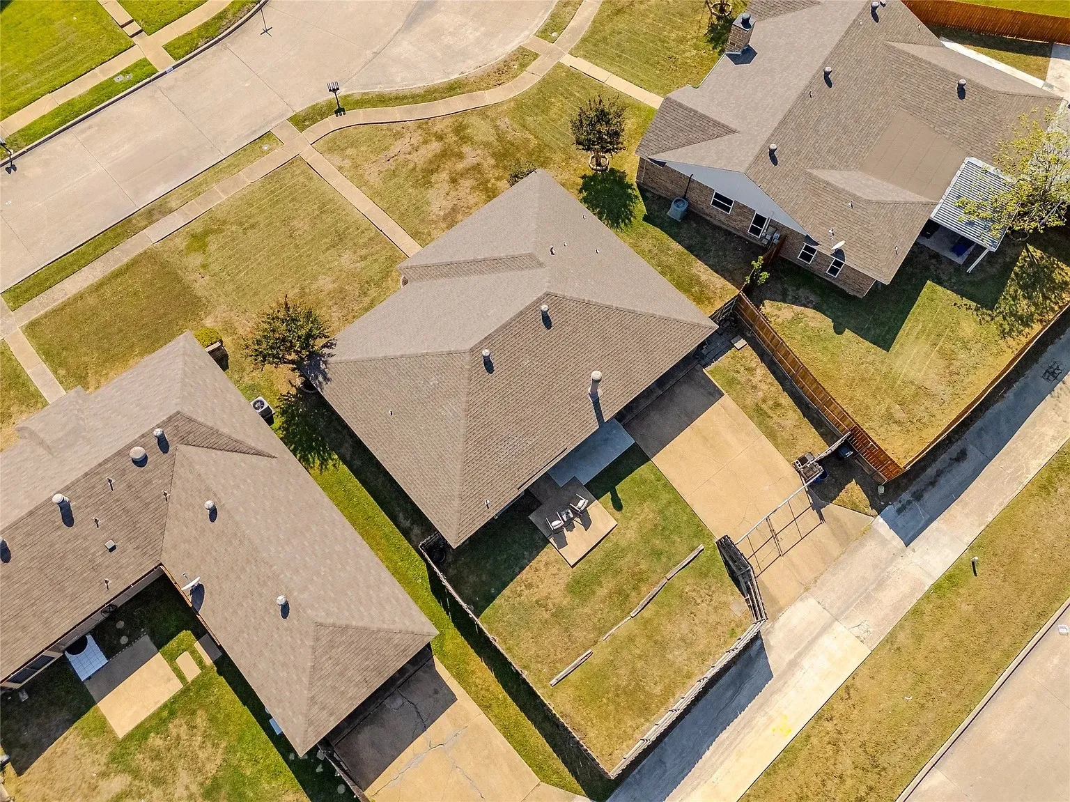 Single Family Residence For Rent in Dallas County , 1029 Field Trail Drive, Mesquite, Texas 75150, 3 Bedroom, 2 Bathroom, 1 Garage spaces, 1,519 Sqft, built in 1982, mls#21387744, Real Estate Agent in Mesquite, Homes For Rent in Dallas county, Homes For Rent in Mesquite, Realtor in Mesquite Texas, Real Estate Brokerage Independent Realty Texas, Luminita Cordes Realtor