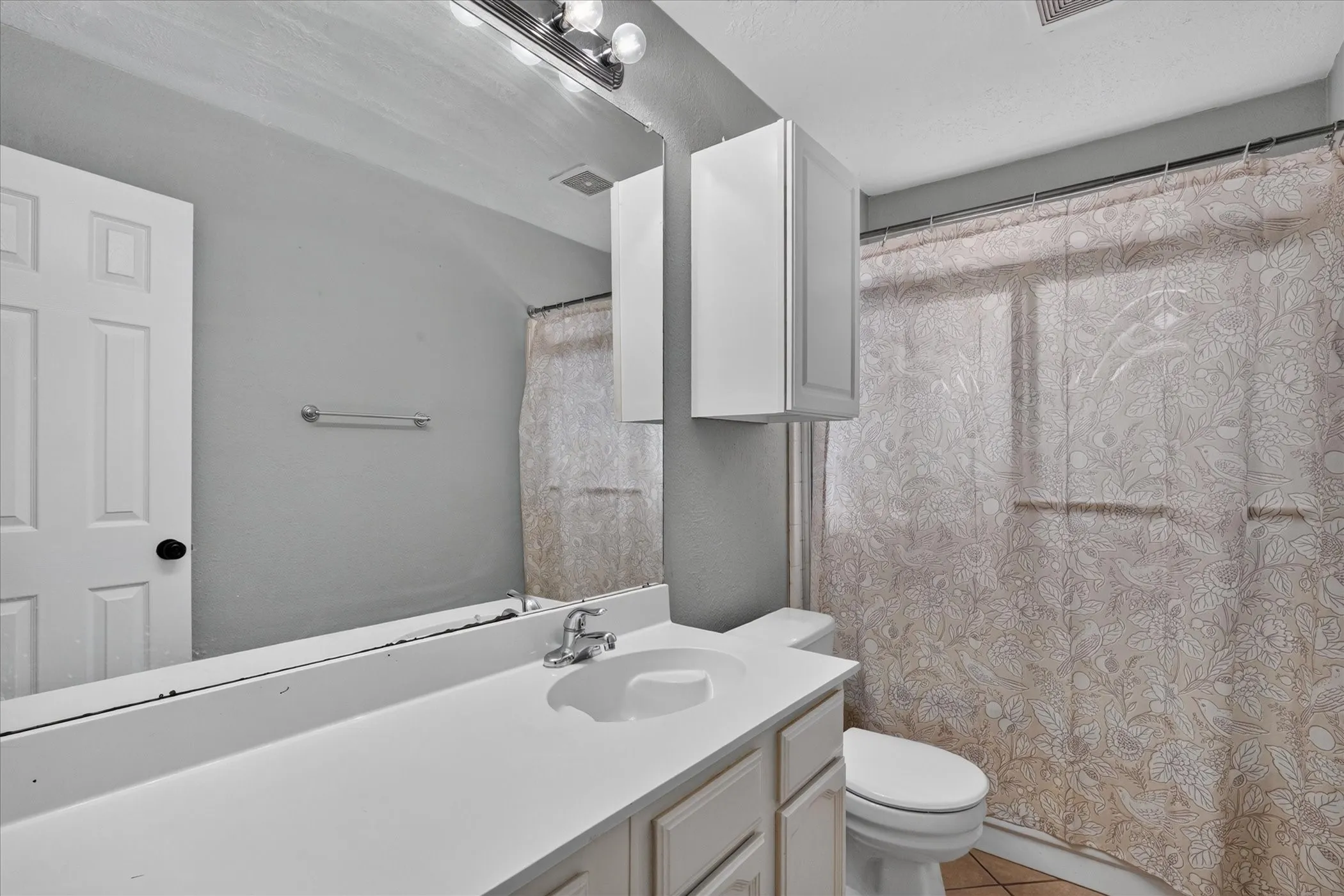 Single Family Residence For Rent in Dallas County , 1029 Field Trail Drive, Mesquite, Texas 75150, 3 Bedroom, 2 Bathroom, 1 Garage spaces, 1,519 Sqft, built in 1982, mls#21387744, Real Estate Agent in Mesquite, Homes For Rent in Dallas county, Homes For Rent in Mesquite, Realtor in Mesquite Texas, Real Estate Brokerage Independent Realty Texas, Luminita Cordes Realtor