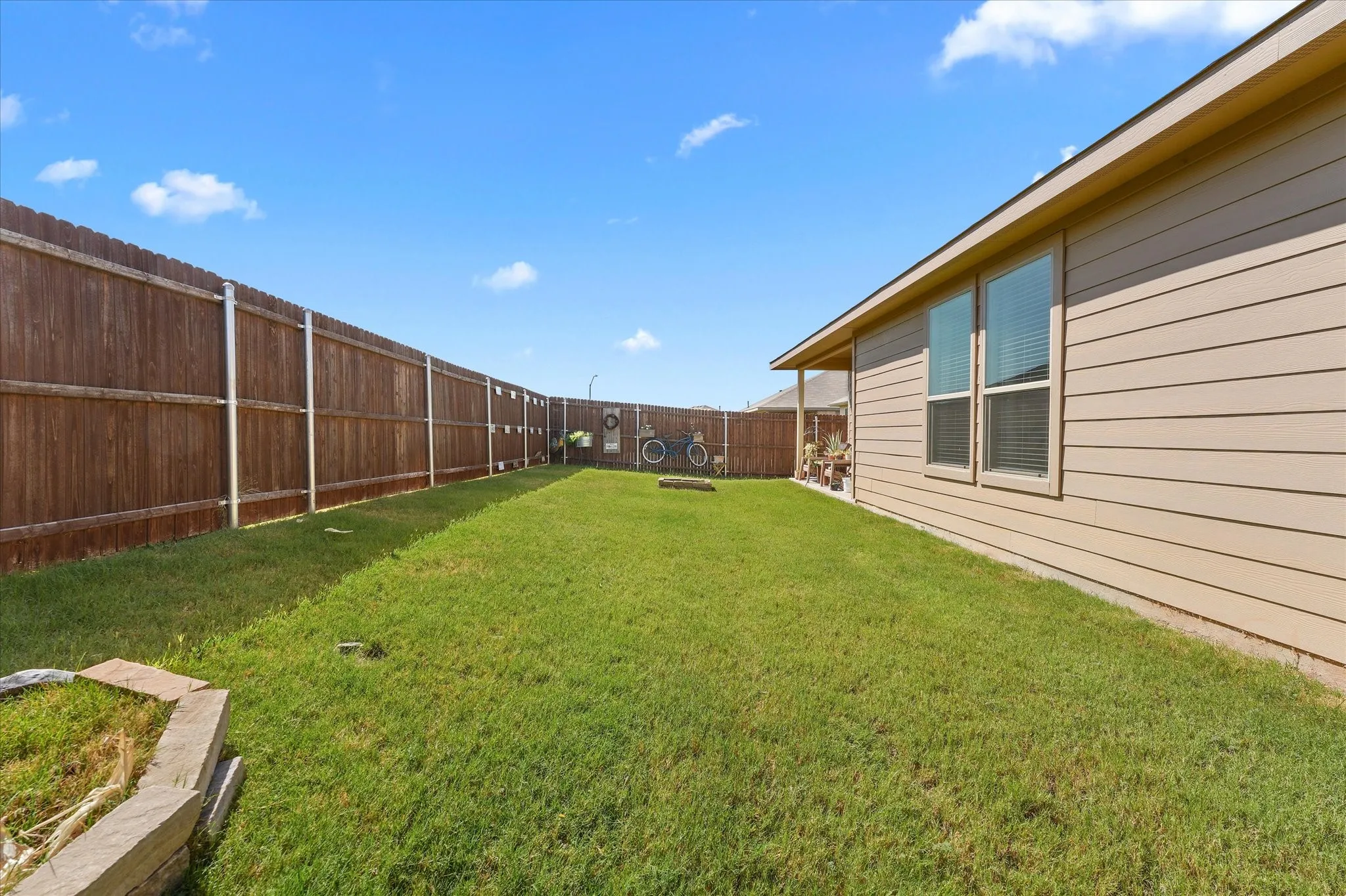 Single Family Residence For Rent in Tarrant County , 8912 Boulder Oak Boulevard, Fort Worth, Texas 76131, 5 Bedroom, 2 Bathroom, 2 Garage spaces, 2,103 Sqft, built in 2023, mls#21387746, Real Estate Agent in Fort Worth, Homes For Rent in Tarrant county, Homes For Rent in Fort Worth, Realtor in Fort Worth Texas, Real Estate Brokerage Independent Realty Texas, Luminita Cordes Realtor