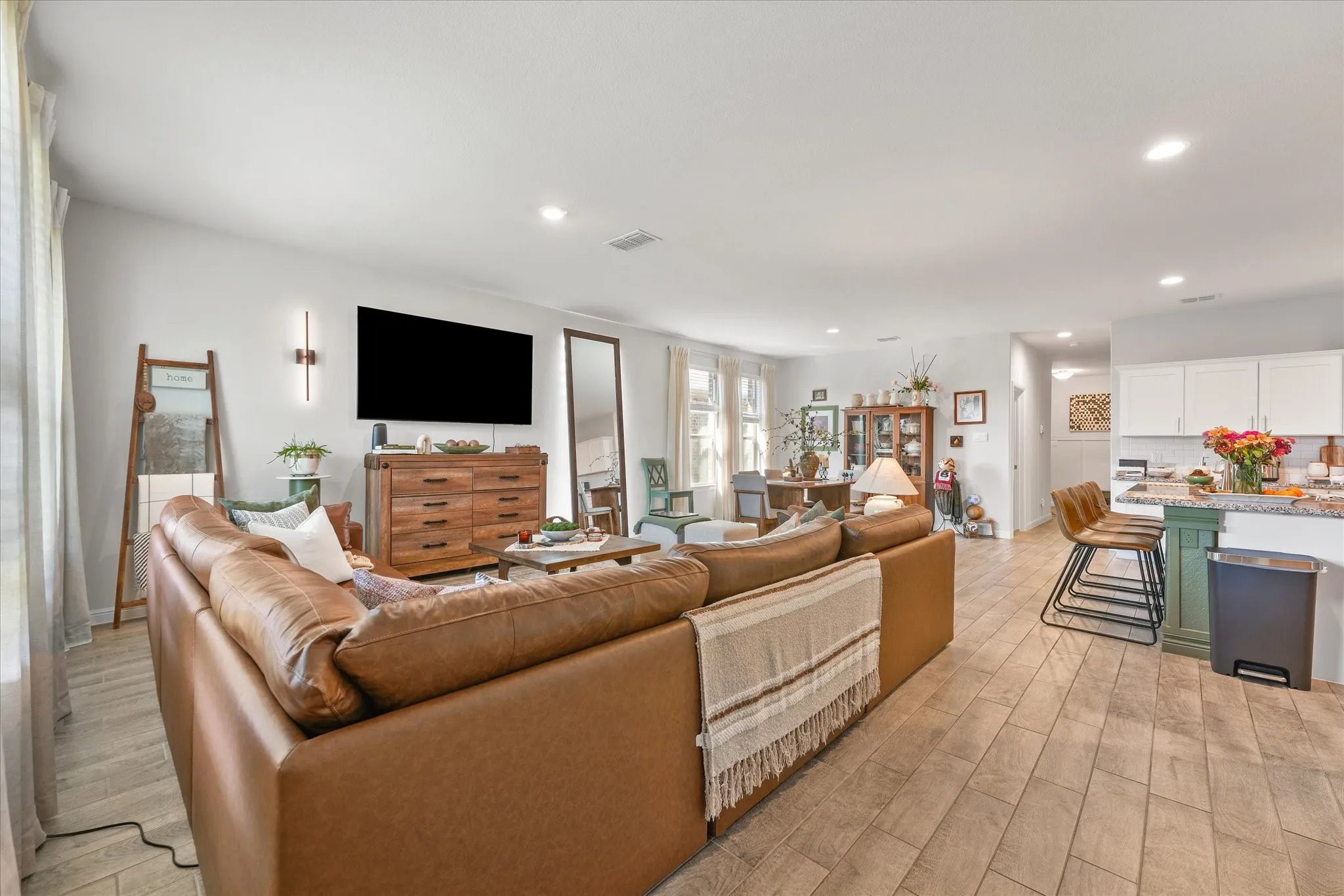 Single Family Residence For Rent in Tarrant County , 8912 Boulder Oak Boulevard, Fort Worth, Texas 76131, 5 Bedroom, 2 Bathroom, 2 Garage spaces, 2,103 Sqft, built in 2023, mls#21387746, Real Estate Agent in Fort Worth, Homes For Rent in Tarrant county, Homes For Rent in Fort Worth, Realtor in Fort Worth Texas, Real Estate Brokerage Independent Realty Texas, Luminita Cordes Realtor