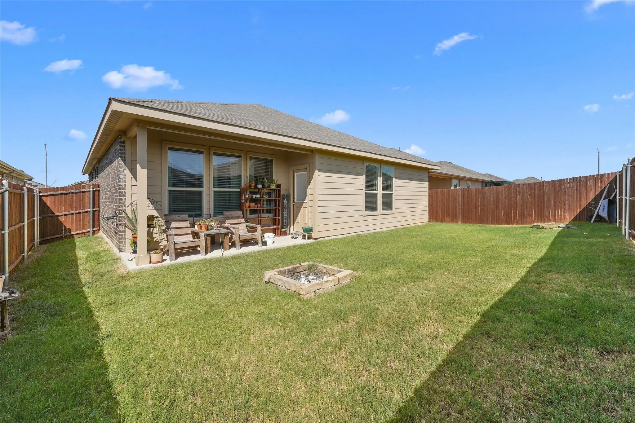 Single Family Residence For Rent in Tarrant County , 8912 Boulder Oak Boulevard, Fort Worth, Texas 76131, 5 Bedroom, 2 Bathroom, 2 Garage spaces, 2,103 Sqft, built in 2023, mls#21387746, Real Estate Agent in Fort Worth, Homes For Rent in Tarrant county, Homes For Rent in Fort Worth, Realtor in Fort Worth Texas, Real Estate Brokerage Independent Realty Texas, Luminita Cordes Realtor