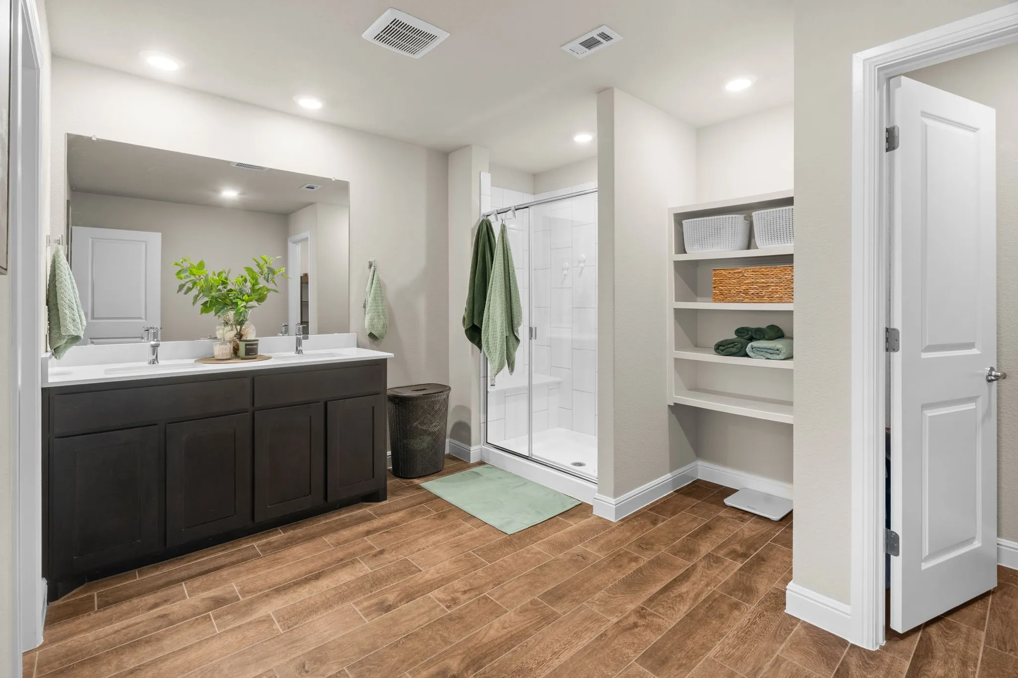 Single Family Residence For Sale in Dallas County , 1338 Rolling Meadows Drive, Cedar Hill, Texas 75104, 4 Bedroom, 2 Bathroom, 2 Garage spaces, 1,933 Sqft, built in 2023, mls#21386961, Real Estate Agent in Cedar Hill, Homes For Sale in Dallas county, Homes For Sale in Cedar Hill, Realtor in Cedar Hill Texas, Real Estate Brokerage Independent Realty Texas, Luminita Cordes Realtor