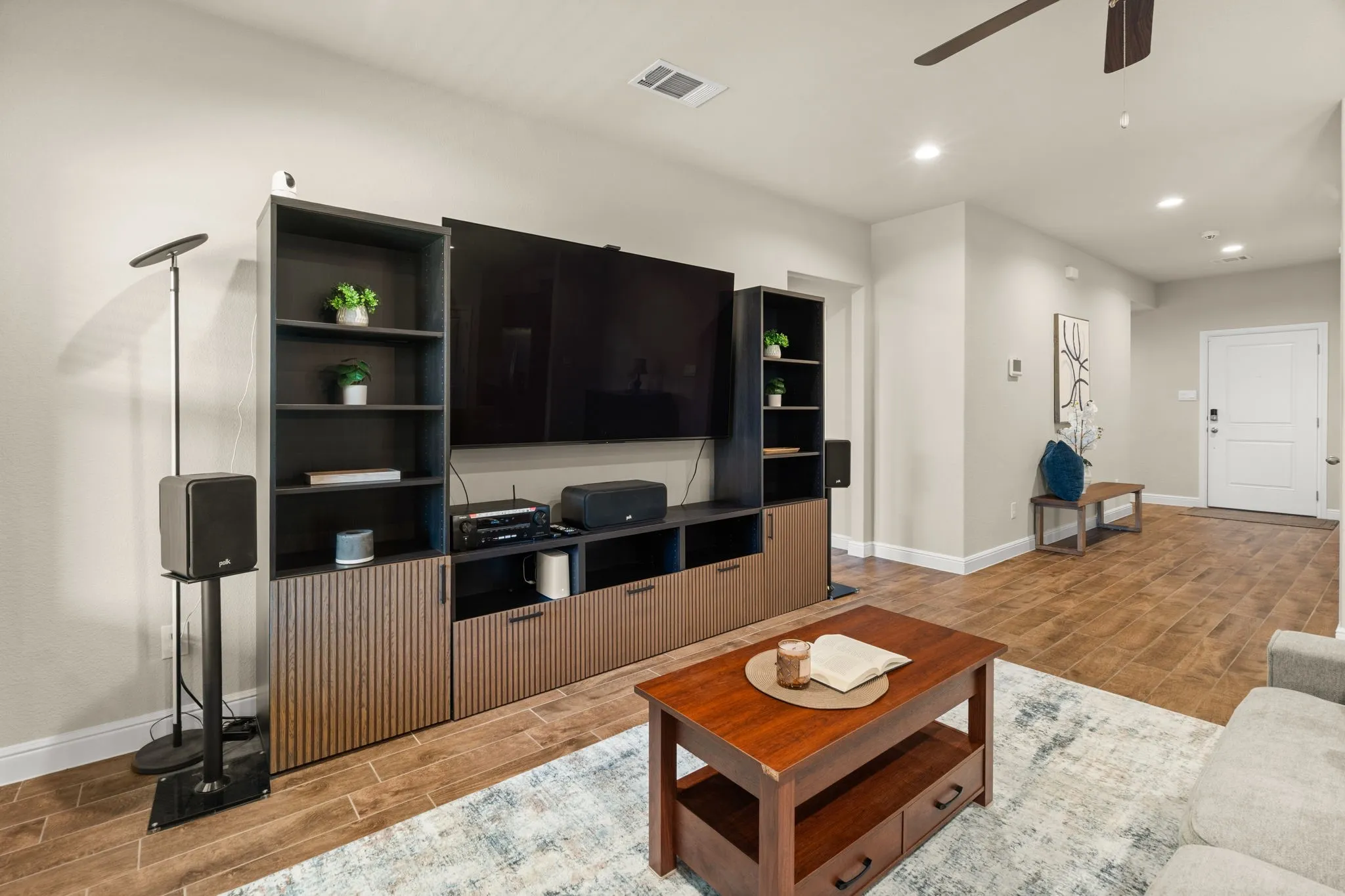 Single Family Residence For Sale in Dallas County , 1338 Rolling Meadows Drive, Cedar Hill, Texas 75104, 4 Bedroom, 2 Bathroom, 2 Garage spaces, 1,933 Sqft, built in 2023, mls#21386961, Real Estate Agent in Cedar Hill, Homes For Sale in Dallas county, Homes For Sale in Cedar Hill, Realtor in Cedar Hill Texas, Real Estate Brokerage Independent Realty Texas, Luminita Cordes Realtor