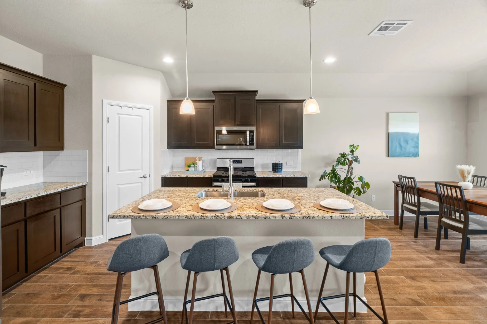 Single Family Residence For Sale in Dallas County , 1338 Rolling Meadows Drive, Cedar Hill, Texas 75104, 4 Bedroom, 2 Bathroom, 2 Garage spaces, 1,933 Sqft, built in 2023, mls#21386961, Real Estate Agent in Cedar Hill, Homes For Sale in Dallas county, Homes For Sale in Cedar Hill, Realtor in Cedar Hill Texas, Real Estate Brokerage Independent Realty Texas, Luminita Cordes Realtor