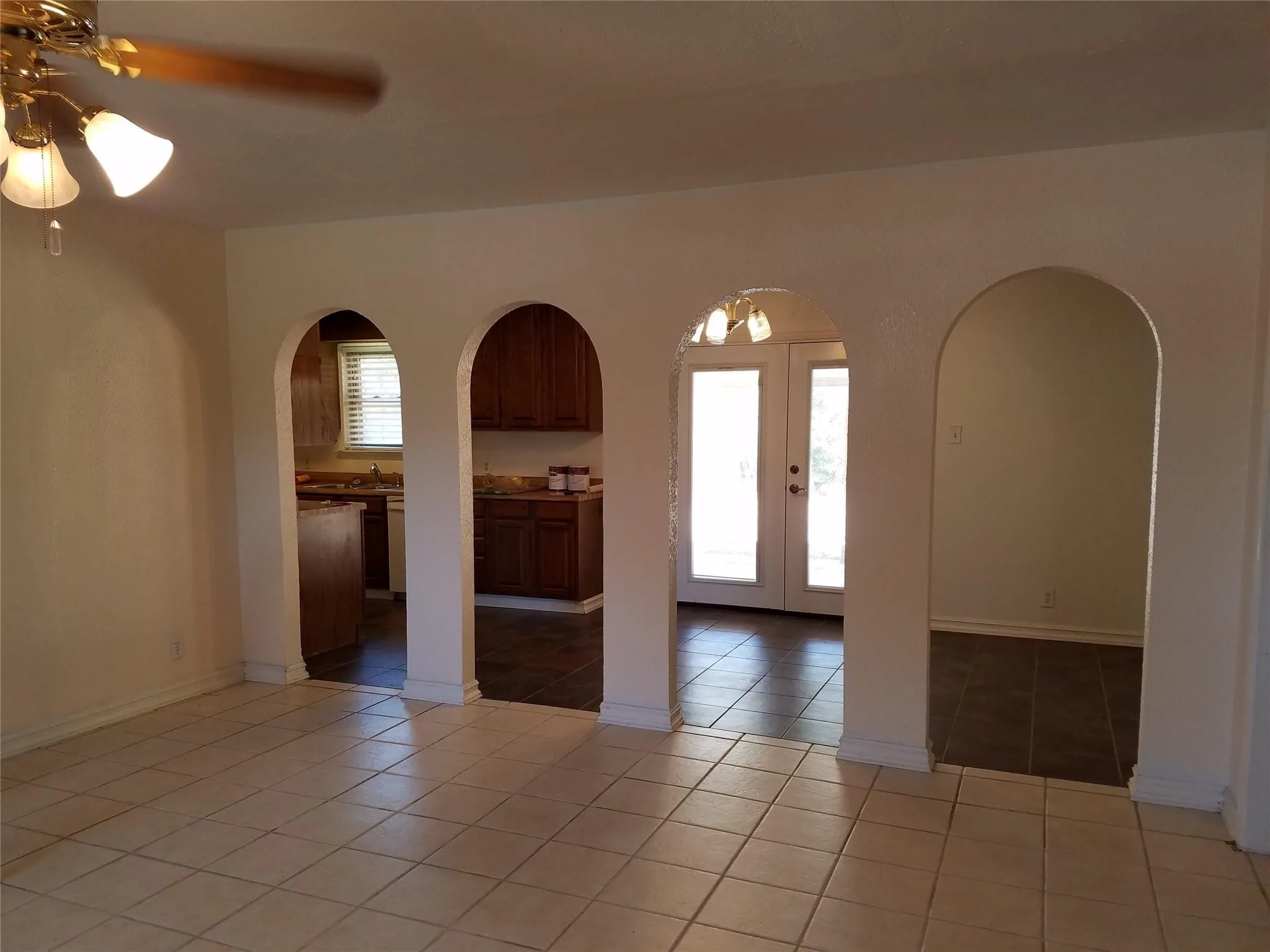 Single Family Residence For Rent in Tarrant County , 702 Jones Street, Euless, Texas 76040, 3 Bedroom, 2 Bathroom, 2 Garage spaces, 1,330 Sqft, built in 1962, mls#21385821, Real Estate Agent in Euless, Homes For Rent in Tarrant county, Homes For Rent in Euless, Realtor in Euless Texas, Real Estate Brokerage Independent Realty Texas, Luminita Cordes Realtor