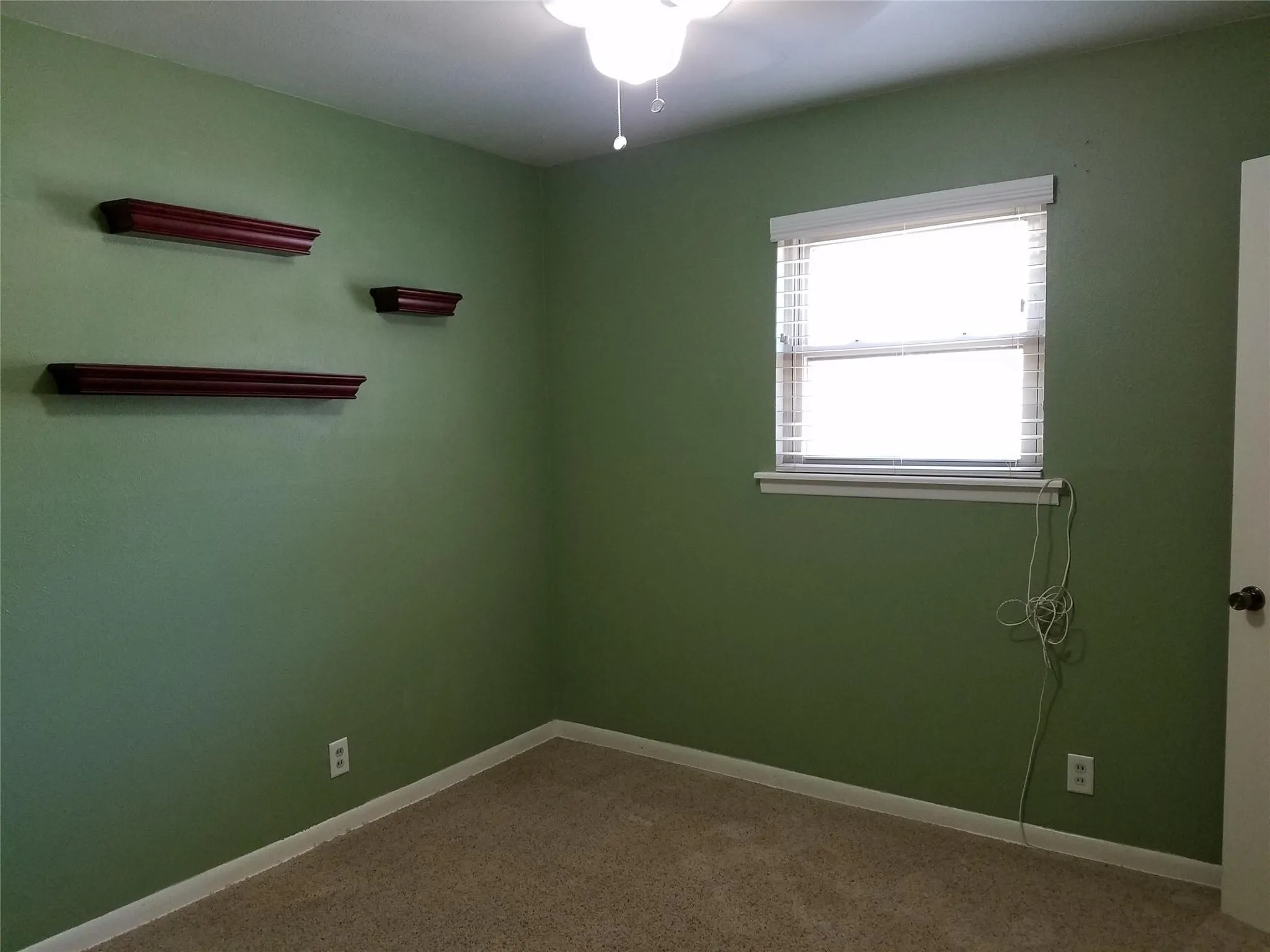 Single Family Residence For Rent in Tarrant County , 702 Jones Street, Euless, Texas 76040, 3 Bedroom, 2 Bathroom, 2 Garage spaces, 1,330 Sqft, built in 1962, mls#21385821, Real Estate Agent in Euless, Homes For Rent in Tarrant county, Homes For Rent in Euless, Realtor in Euless Texas, Real Estate Brokerage Independent Realty Texas, Luminita Cordes Realtor