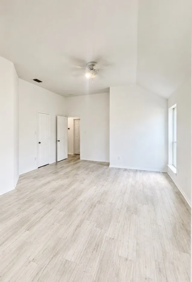 Single Family Residence For Sale in Smith County , 5300 Meadow Court, Flint, Texas 75762, 3 Bedroom, 2 Bathroom, 2 Garage spaces, 1,772 Sqft, built in 2004, mls#21386639, Real Estate Agent in Flint, Homes For Sale in Smith county, Homes For Sale in Flint, Realtor in Flint Texas, Real Estate Brokerage Independent Realty Texas, Luminita Cordes Realtor
