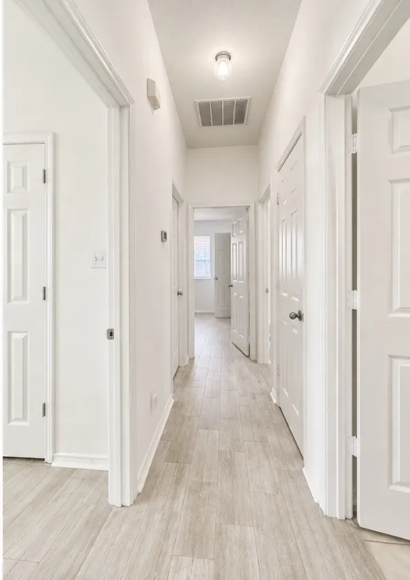 Single Family Residence For Sale in Smith County , 5300 Meadow Court, Flint, Texas 75762, 3 Bedroom, 2 Bathroom, 2 Garage spaces, 1,772 Sqft, built in 2004, mls#21386639, Real Estate Agent in Flint, Homes For Sale in Smith county, Homes For Sale in Flint, Realtor in Flint Texas, Real Estate Brokerage Independent Realty Texas, Luminita Cordes Realtor