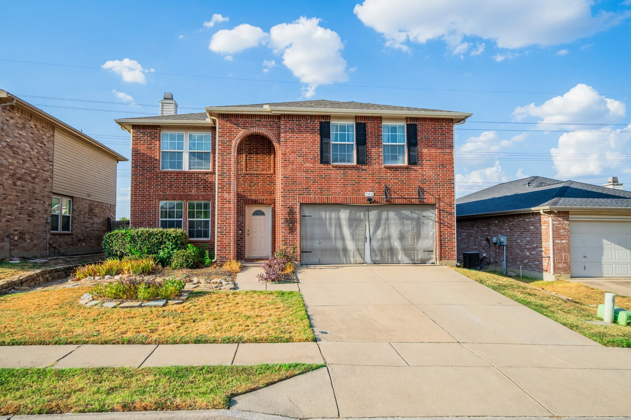 Single Family Residence For Sale in Tarrant County , 748 Granite Ridge Drive, Fort Worth, Texas 76179, 3 Bedroom, 3 Bathroom, 2 Garage spaces, 2,132 Sqft, built in 2005, mls#21387759, Real Estate Agent in Fort Worth, Homes For Sale in Tarrant county, Homes For Sale in Fort Worth, Realtor in Fort Worth Texas, Real Estate Brokerage Independent Realty Texas, Luminita Cordes Realtor