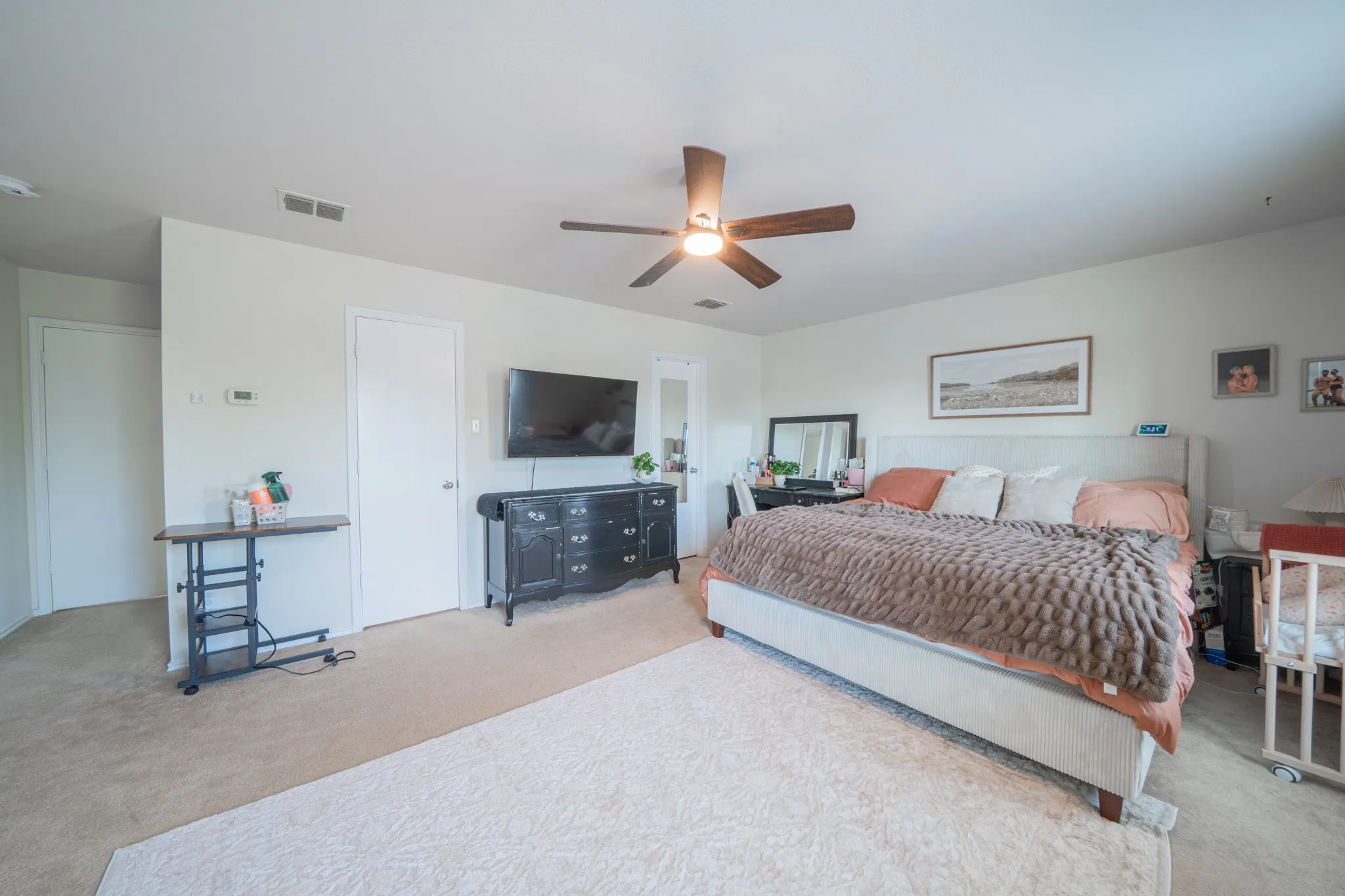 Single Family Residence For Sale in Tarrant County , 748 Granite Ridge Drive, Fort Worth, Texas 76179, 3 Bedroom, 3 Bathroom, 2 Garage spaces, 2,132 Sqft, built in 2005, mls#21387759, Real Estate Agent in Fort Worth, Homes For Sale in Tarrant county, Homes For Sale in Fort Worth, Realtor in Fort Worth Texas, Real Estate Brokerage Independent Realty Texas, Luminita Cordes Realtor