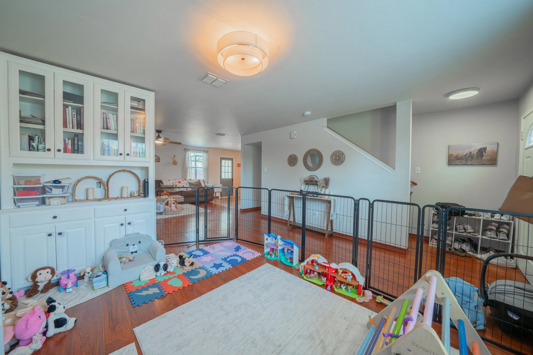 Single Family Residence For Sale in Tarrant County , 748 Granite Ridge Drive, Fort Worth, Texas 76179, 3 Bedroom, 3 Bathroom, 2 Garage spaces, 2,132 Sqft, built in 2005, mls#21387759, Real Estate Agent in Fort Worth, Homes For Sale in Tarrant county, Homes For Sale in Fort Worth, Realtor in Fort Worth Texas, Real Estate Brokerage Independent Realty Texas, Luminita Cordes Realtor
