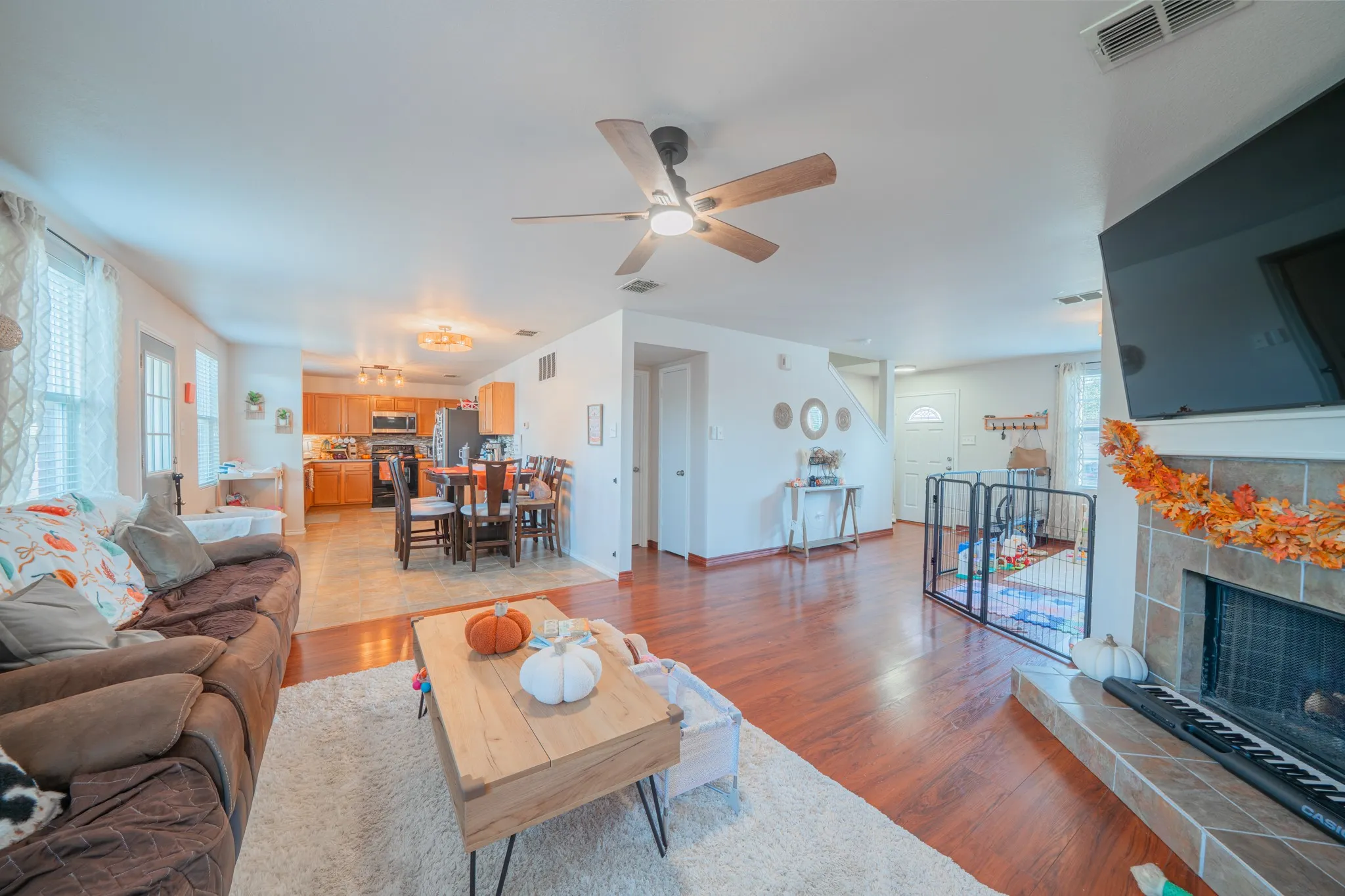 Single Family Residence For Sale in Tarrant County , 748 Granite Ridge Drive, Fort Worth, Texas 76179, 3 Bedroom, 3 Bathroom, 2 Garage spaces, 2,132 Sqft, built in 2005, mls#21387759, Real Estate Agent in Fort Worth, Homes For Sale in Tarrant county, Homes For Sale in Fort Worth, Realtor in Fort Worth Texas, Real Estate Brokerage Independent Realty Texas, Luminita Cordes Realtor