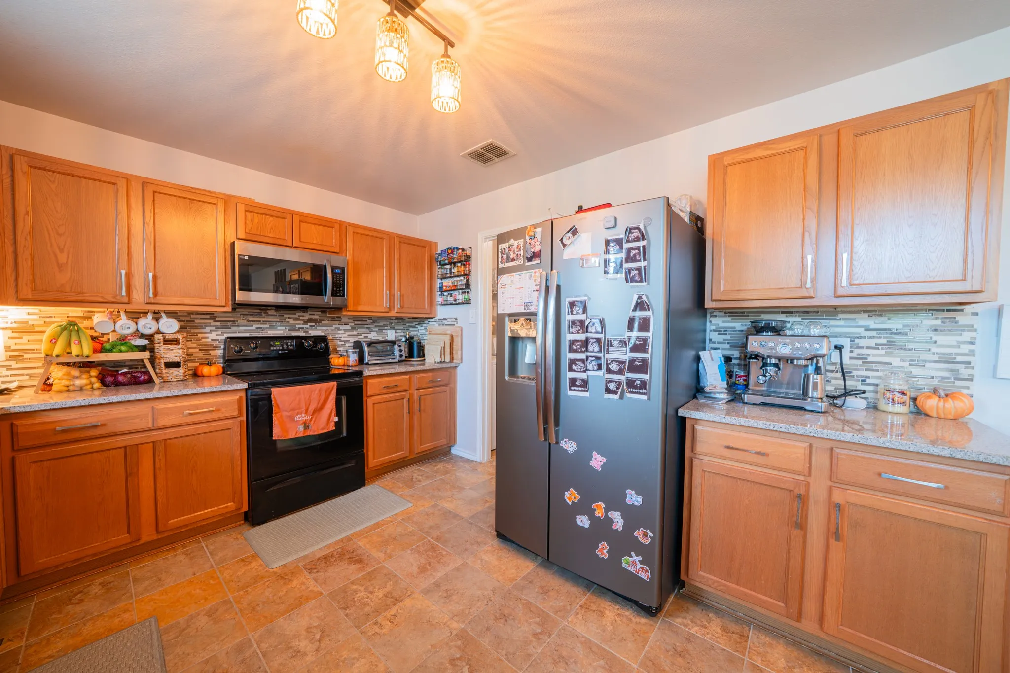 Single Family Residence For Sale in Tarrant County , 748 Granite Ridge Drive, Fort Worth, Texas 76179, 3 Bedroom, 3 Bathroom, 2 Garage spaces, 2,132 Sqft, built in 2005, mls#21387759, Real Estate Agent in Fort Worth, Homes For Sale in Tarrant county, Homes For Sale in Fort Worth, Realtor in Fort Worth Texas, Real Estate Brokerage Independent Realty Texas, Luminita Cordes Realtor