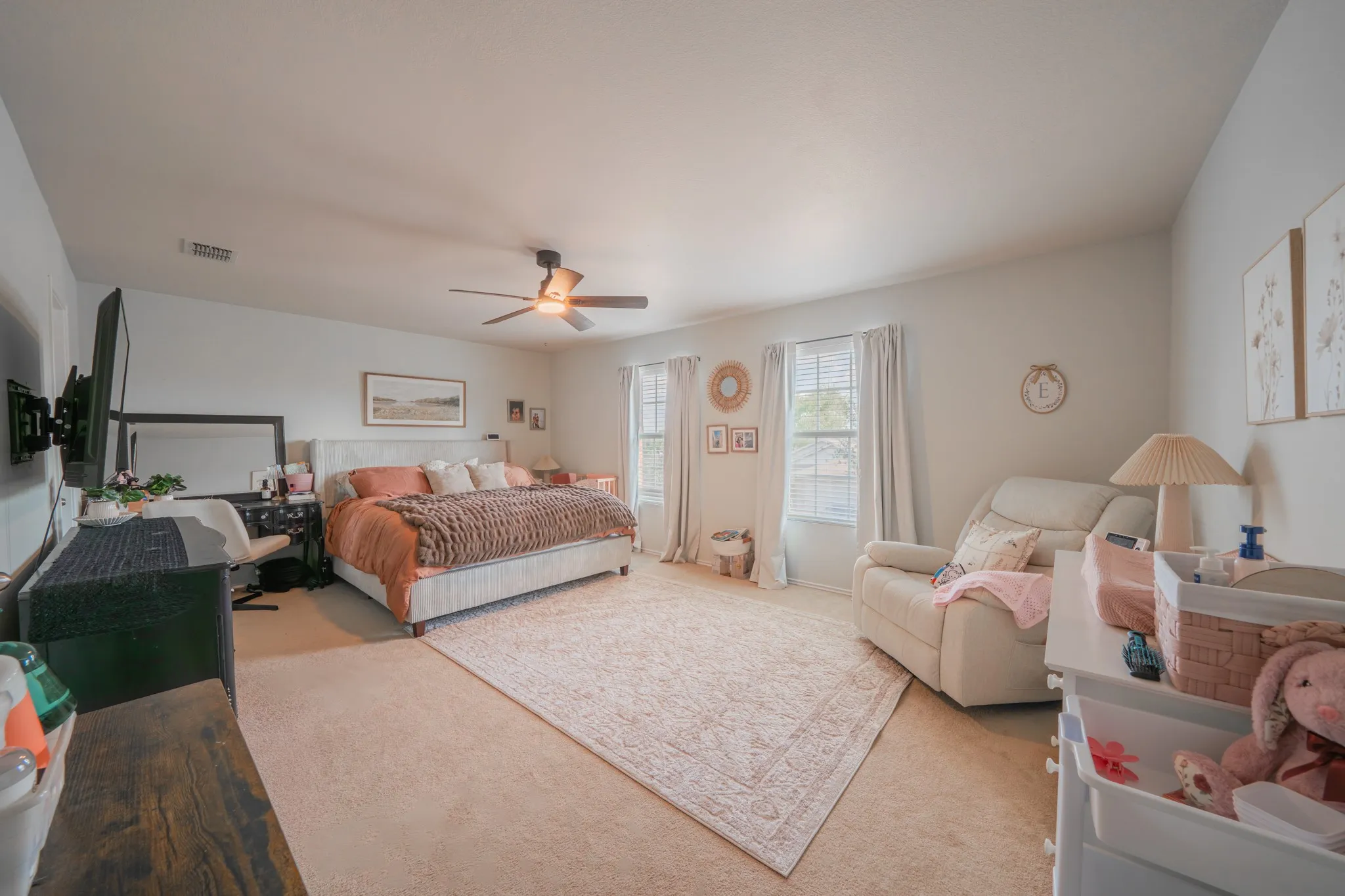 Single Family Residence For Sale in Tarrant County , 748 Granite Ridge Drive, Fort Worth, Texas 76179, 3 Bedroom, 3 Bathroom, 2 Garage spaces, 2,132 Sqft, built in 2005, mls#21387759, Real Estate Agent in Fort Worth, Homes For Sale in Tarrant county, Homes For Sale in Fort Worth, Realtor in Fort Worth Texas, Real Estate Brokerage Independent Realty Texas, Luminita Cordes Realtor