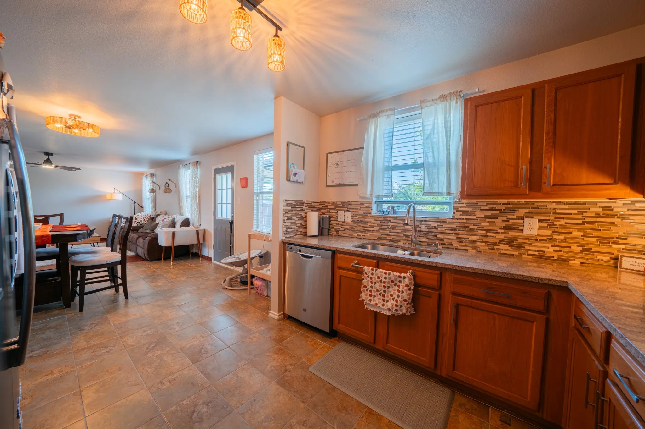 Single Family Residence For Sale in Tarrant County , 748 Granite Ridge Drive, Fort Worth, Texas 76179, 3 Bedroom, 3 Bathroom, 2 Garage spaces, 2,132 Sqft, built in 2005, mls#21387759, Real Estate Agent in Fort Worth, Homes For Sale in Tarrant county, Homes For Sale in Fort Worth, Realtor in Fort Worth Texas, Real Estate Brokerage Independent Realty Texas, Luminita Cordes Realtor