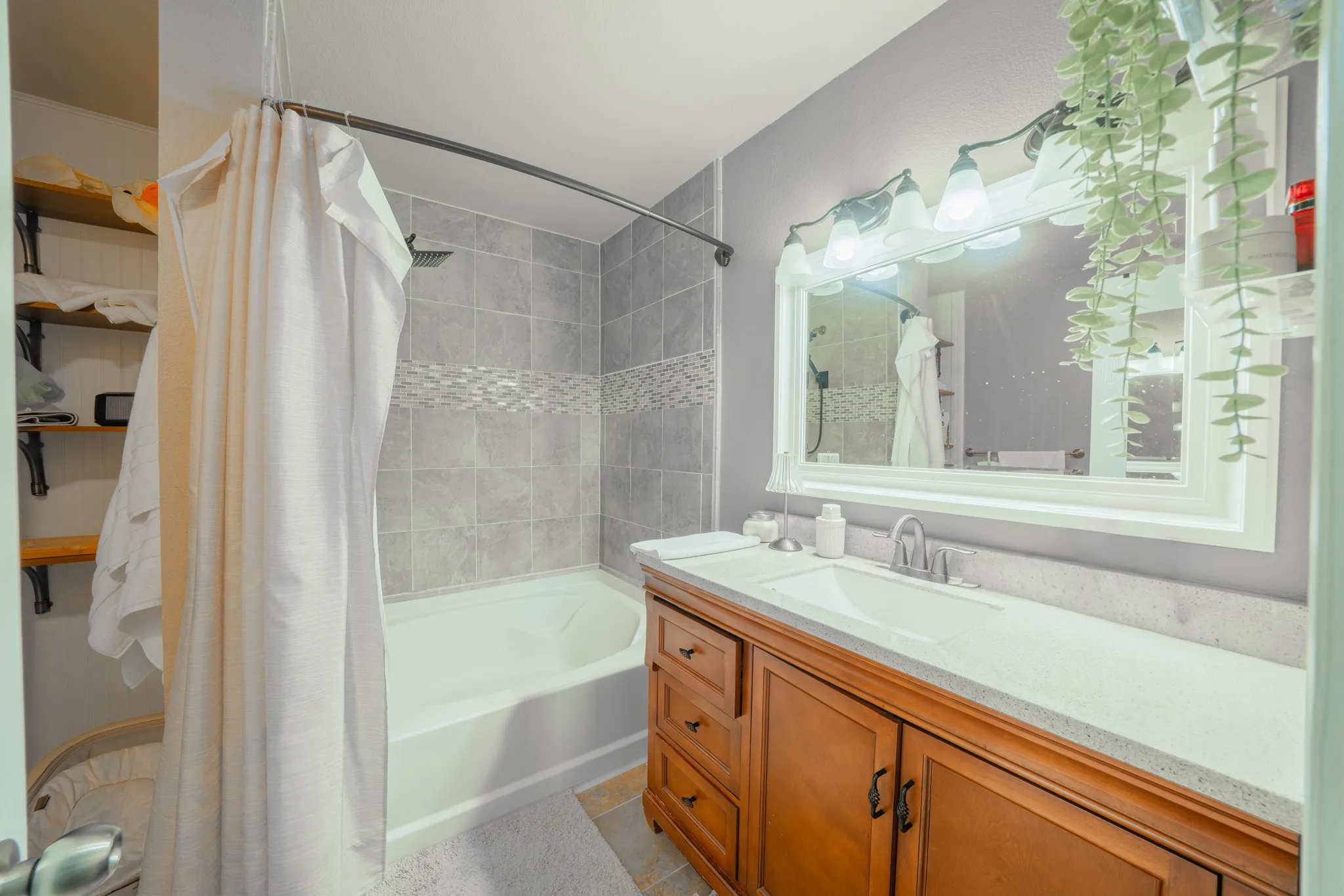 Single Family Residence For Sale in Tarrant County , 748 Granite Ridge Drive, Fort Worth, Texas 76179, 3 Bedroom, 3 Bathroom, 2 Garage spaces, 2,132 Sqft, built in 2005, mls#21387759, Real Estate Agent in Fort Worth, Homes For Sale in Tarrant county, Homes For Sale in Fort Worth, Realtor in Fort Worth Texas, Real Estate Brokerage Independent Realty Texas, Luminita Cordes Realtor