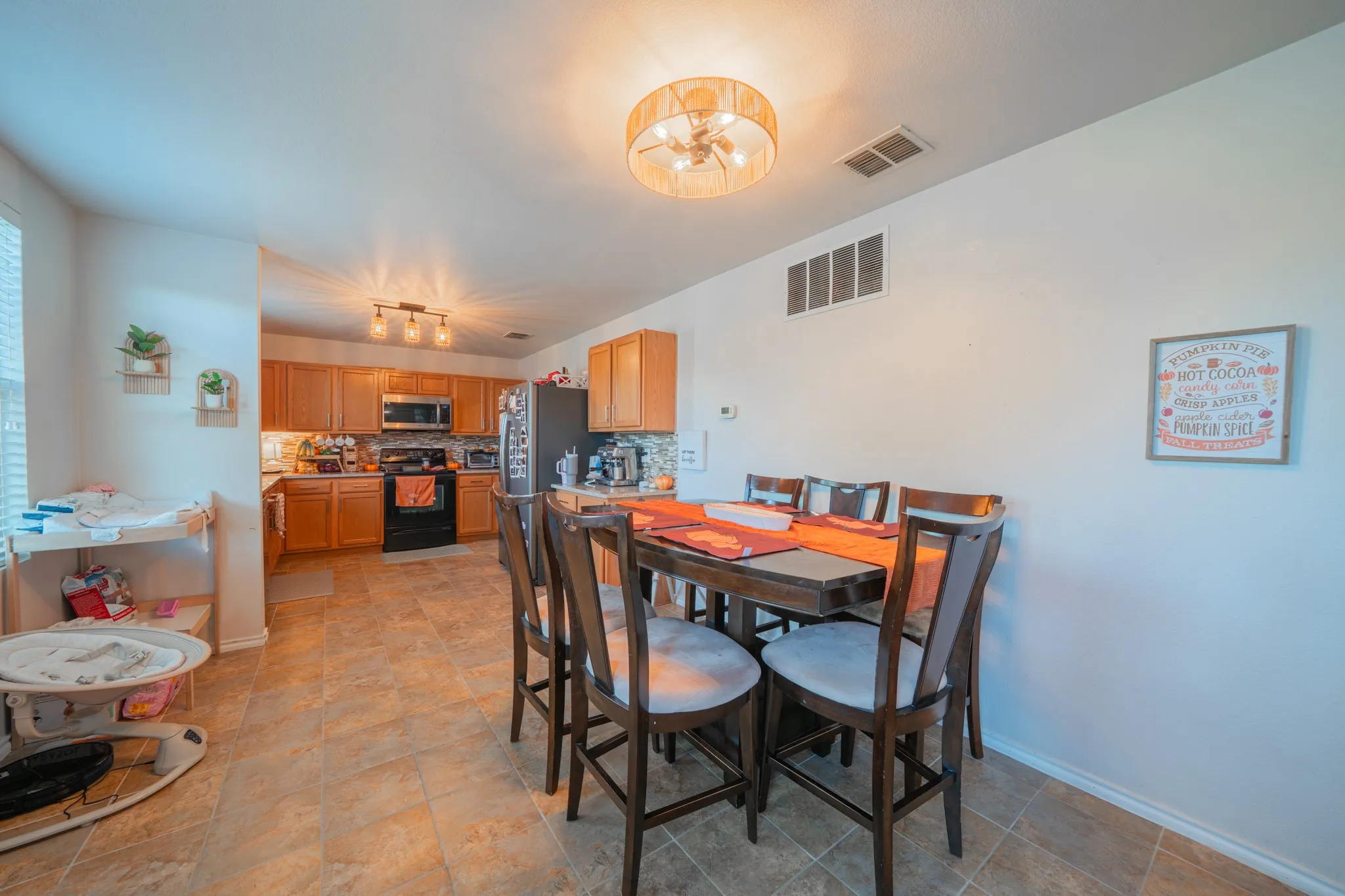 Single Family Residence For Sale in Tarrant County , 748 Granite Ridge Drive, Fort Worth, Texas 76179, 3 Bedroom, 3 Bathroom, 2 Garage spaces, 2,132 Sqft, built in 2005, mls#21387759, Real Estate Agent in Fort Worth, Homes For Sale in Tarrant county, Homes For Sale in Fort Worth, Realtor in Fort Worth Texas, Real Estate Brokerage Independent Realty Texas, Luminita Cordes Realtor