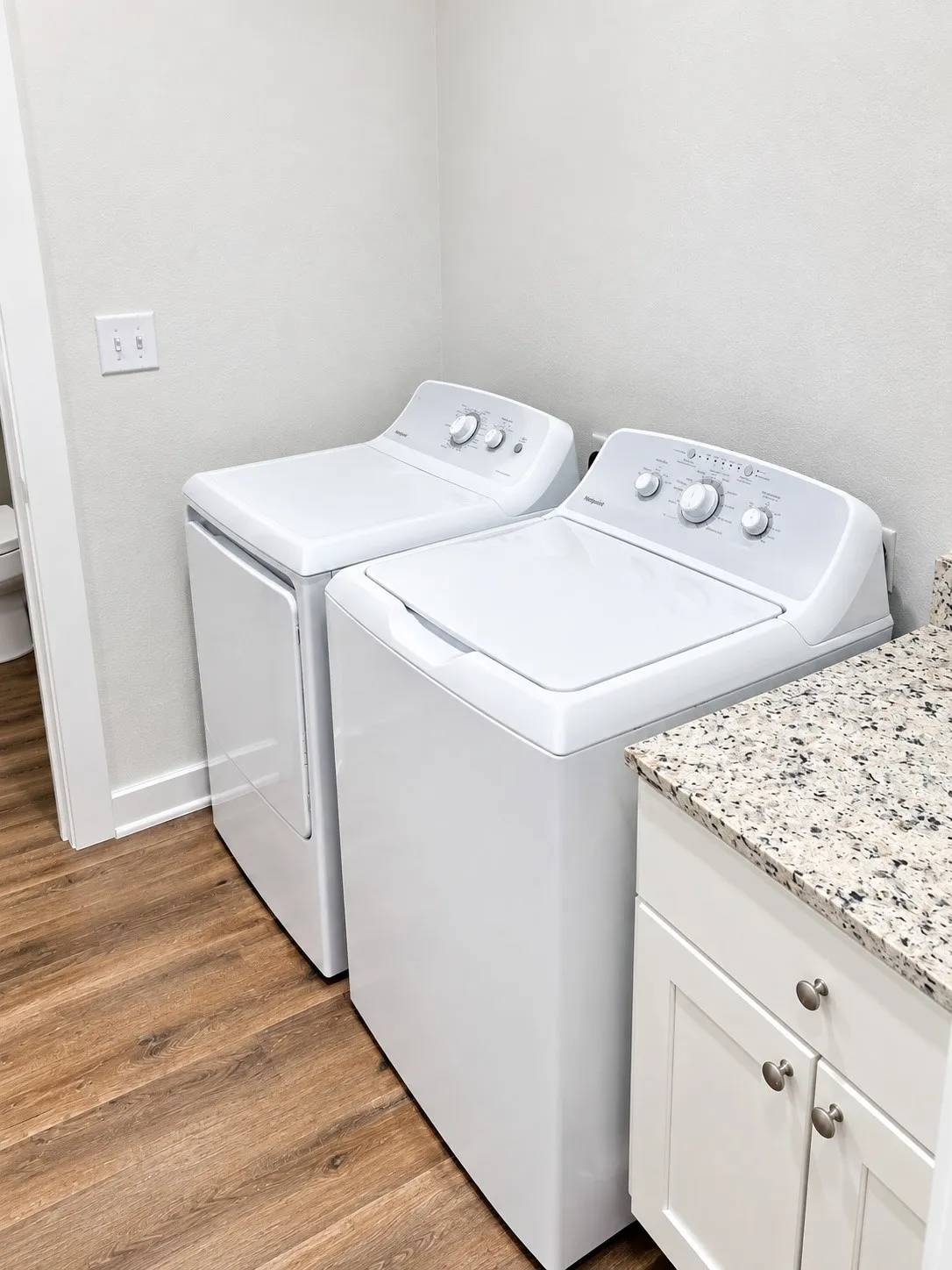 Single Family Residence For Sale in Navarro County , 3840 Skylane Avenue, Corsicana, Texas 75110, 3 Bedroom, 2 Bathroom, 2 Garage spaces, 1,401 Sqft, built in 2022, mls#21386444, Real Estate Agent in Corsicana, Homes For Sale in Navarro county, Homes For Sale in Corsicana, Realtor in Corsicana Texas, Real Estate Brokerage Independent Realty Texas, Luminita Cordes Realtor