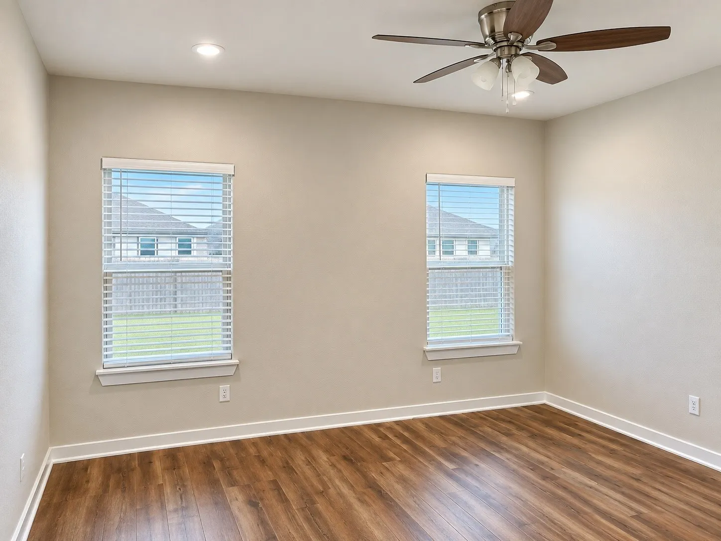 Single Family Residence For Sale in Navarro County , 3840 Skylane Avenue, Corsicana, Texas 75110, 3 Bedroom, 2 Bathroom, 2 Garage spaces, 1,401 Sqft, built in 2022, mls#21386444, Real Estate Agent in Corsicana, Homes For Sale in Navarro county, Homes For Sale in Corsicana, Realtor in Corsicana Texas, Real Estate Brokerage Independent Realty Texas, Luminita Cordes Realtor