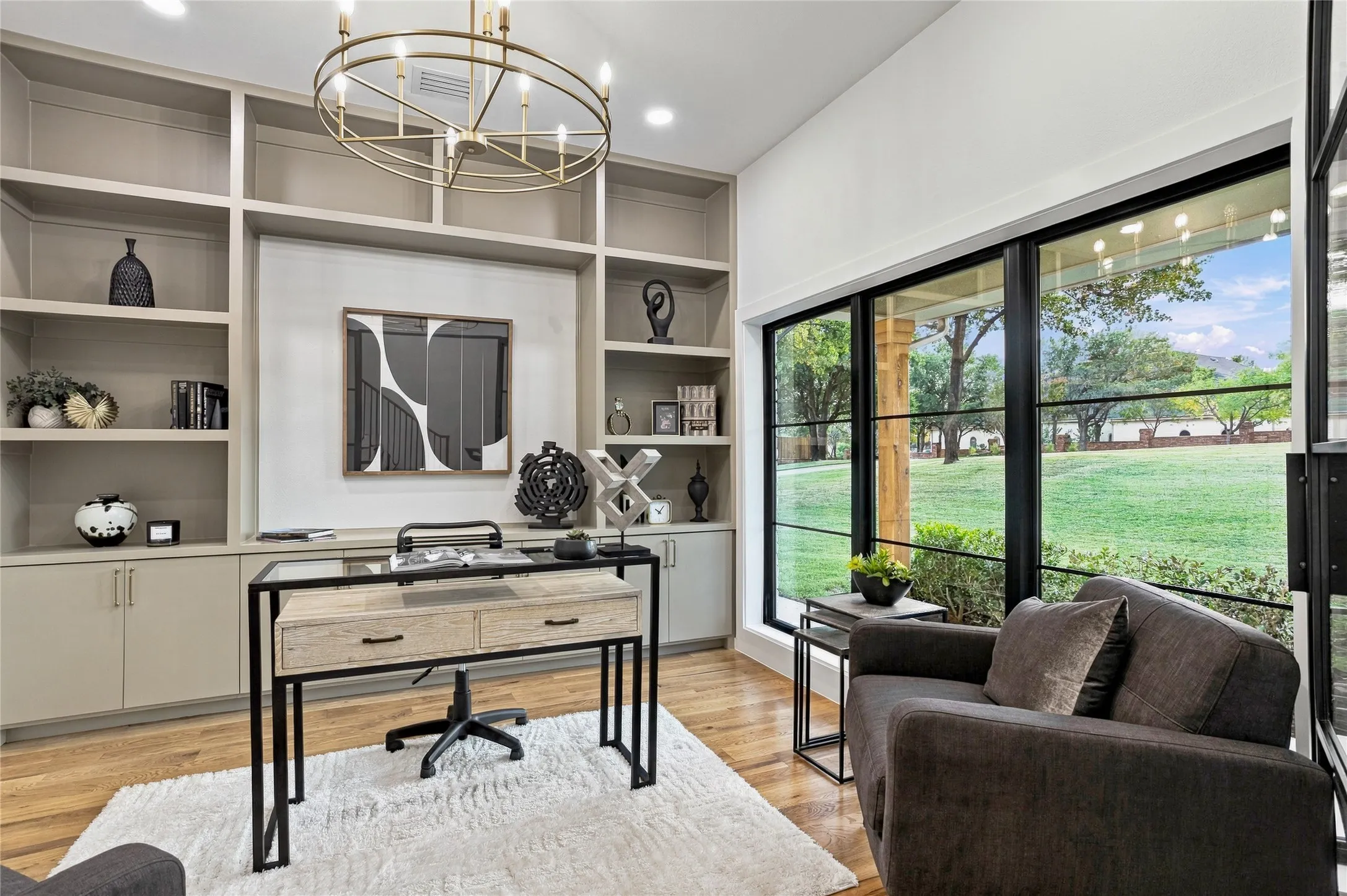 Single Family Residence For Sale in Tarrant County , 1042 Diamond Boulevard, Southlake, Texas 76092, 4 Bedroom, 5 Bathroom, 3 Garage spaces, 4,419 Sqft, built in 1985, mls#21387674, Real Estate Agent in Southlake, Homes For Sale in Tarrant county, Homes For Sale in Southlake, Realtor in Southlake Texas, Real Estate Brokerage Independent Realty Texas, Luminita Cordes Realtor