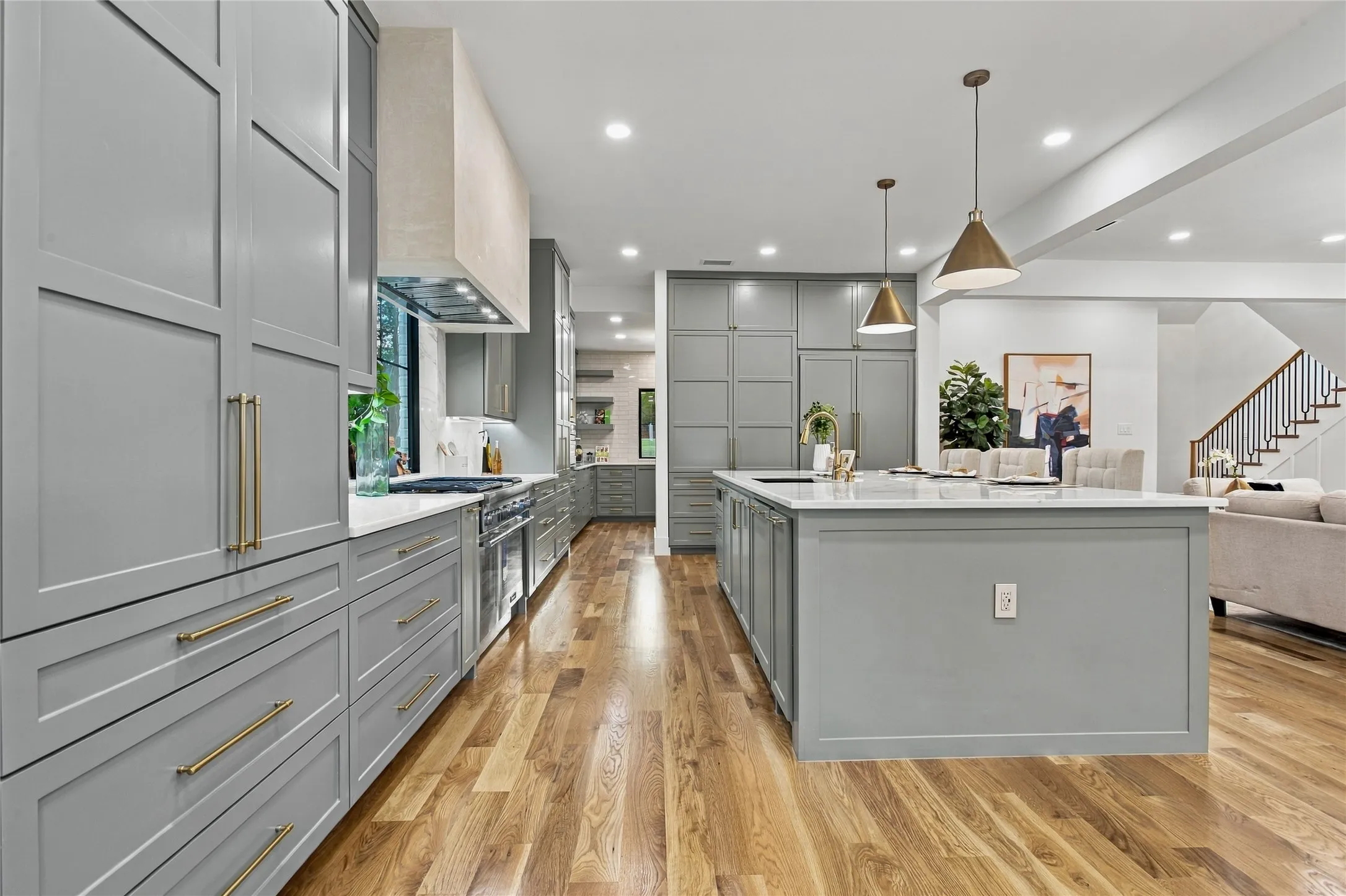 Single Family Residence For Sale in Tarrant County , 1042 Diamond Boulevard, Southlake, Texas 76092, 4 Bedroom, 5 Bathroom, 3 Garage spaces, 4,419 Sqft, built in 1985, mls#21387674, Real Estate Agent in Southlake, Homes For Sale in Tarrant county, Homes For Sale in Southlake, Realtor in Southlake Texas, Real Estate Brokerage Independent Realty Texas, Luminita Cordes Realtor