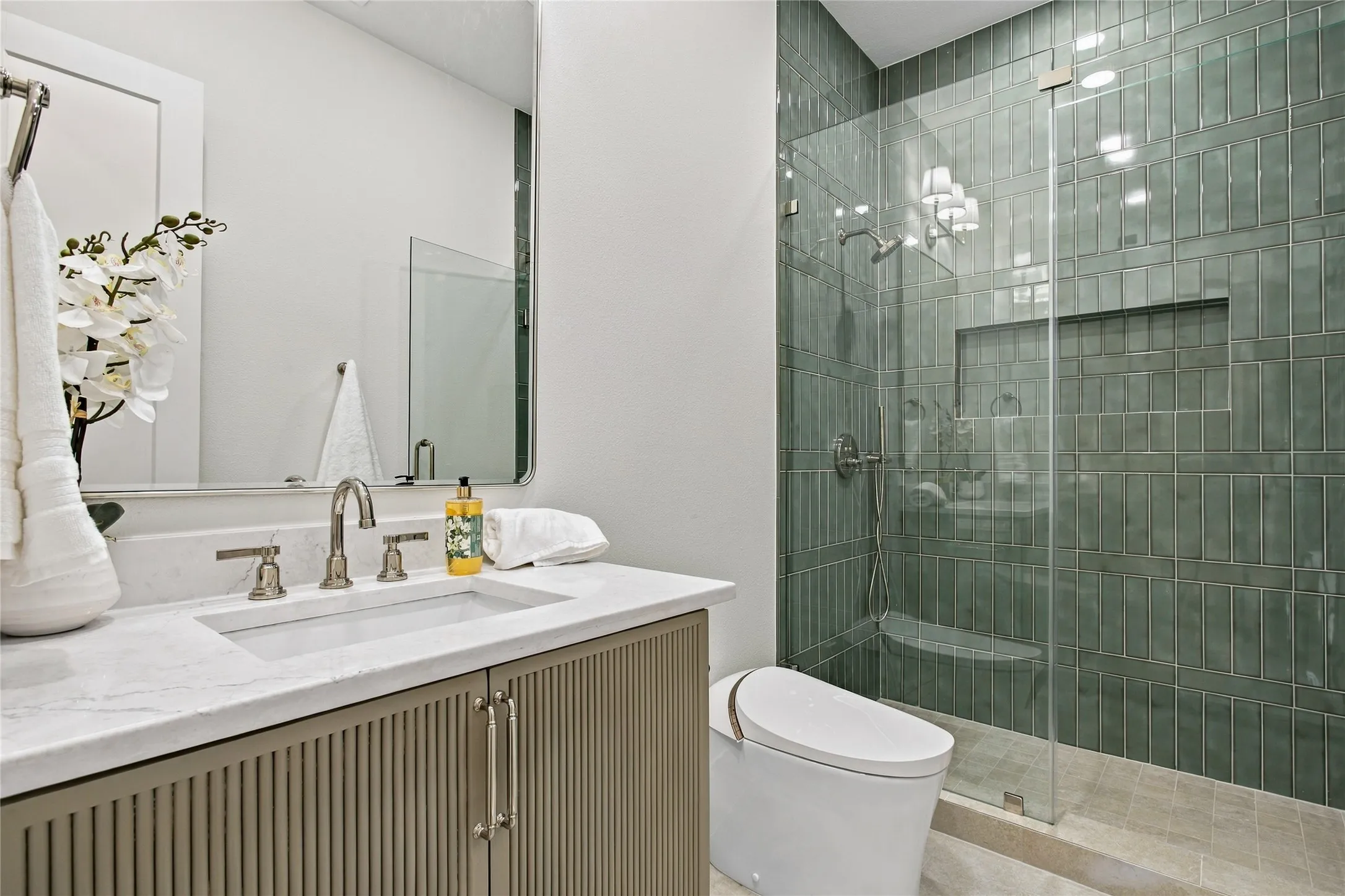 Single Family Residence For Sale in Tarrant County , 1042 Diamond Boulevard, Southlake, Texas 76092, 4 Bedroom, 5 Bathroom, 3 Garage spaces, 4,419 Sqft, built in 1985, mls#21387674, Real Estate Agent in Southlake, Homes For Sale in Tarrant county, Homes For Sale in Southlake, Realtor in Southlake Texas, Real Estate Brokerage Independent Realty Texas, Luminita Cordes Realtor