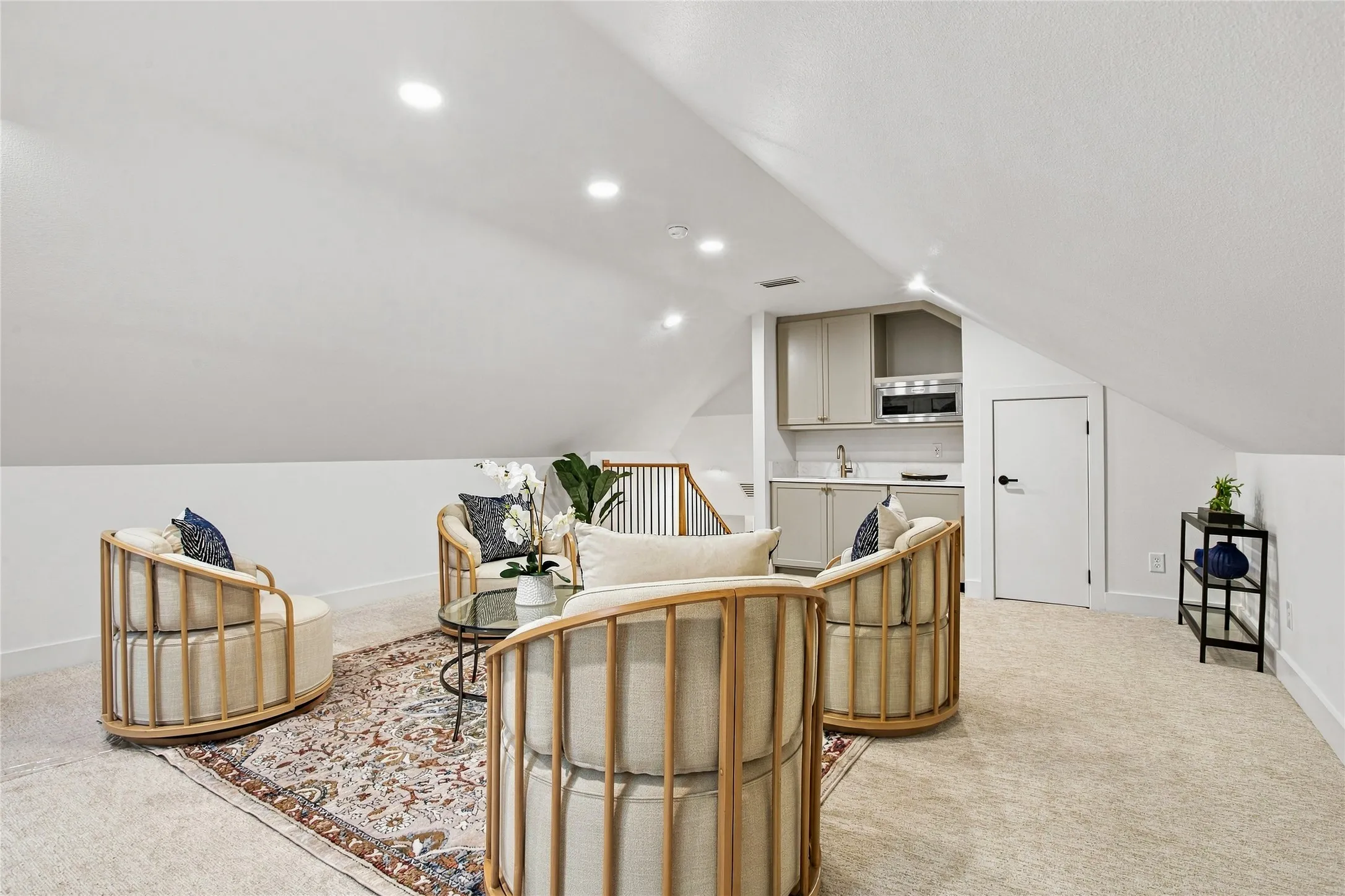 Single Family Residence For Sale in Tarrant County , 1042 Diamond Boulevard, Southlake, Texas 76092, 4 Bedroom, 5 Bathroom, 3 Garage spaces, 4,419 Sqft, built in 1985, mls#21387674, Real Estate Agent in Southlake, Homes For Sale in Tarrant county, Homes For Sale in Southlake, Realtor in Southlake Texas, Real Estate Brokerage Independent Realty Texas, Luminita Cordes Realtor