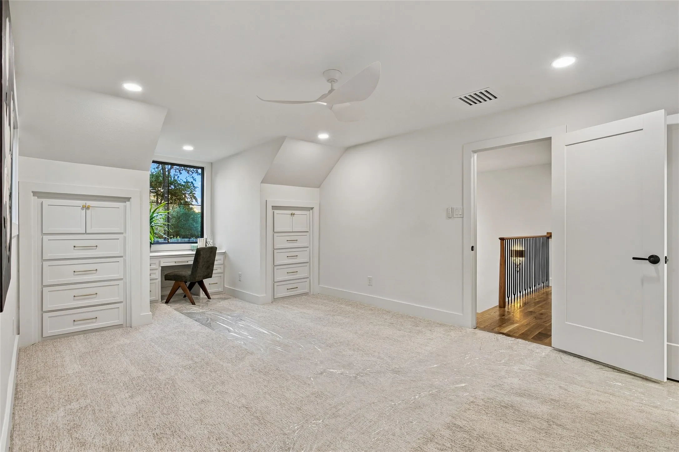 Single Family Residence For Sale in Tarrant County , 1042 Diamond Boulevard, Southlake, Texas 76092, 4 Bedroom, 5 Bathroom, 3 Garage spaces, 4,419 Sqft, built in 1985, mls#21387674, Real Estate Agent in Southlake, Homes For Sale in Tarrant county, Homes For Sale in Southlake, Realtor in Southlake Texas, Real Estate Brokerage Independent Realty Texas, Luminita Cordes Realtor
