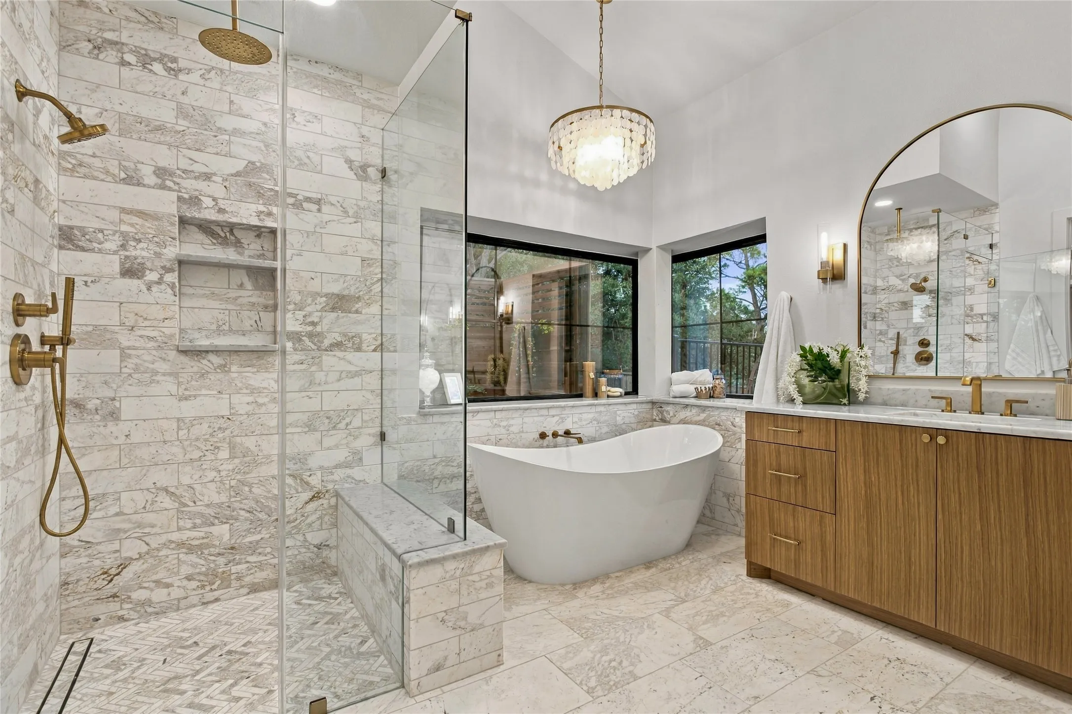 Single Family Residence For Sale in Tarrant County , 1042 Diamond Boulevard, Southlake, Texas 76092, 4 Bedroom, 5 Bathroom, 3 Garage spaces, 4,419 Sqft, built in 1985, mls#21387674, Real Estate Agent in Southlake, Homes For Sale in Tarrant county, Homes For Sale in Southlake, Realtor in Southlake Texas, Real Estate Brokerage Independent Realty Texas, Luminita Cordes Realtor