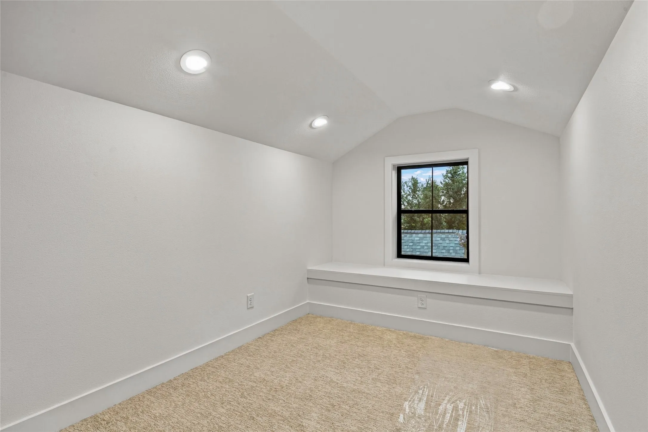 Single Family Residence For Sale in Tarrant County , 1042 Diamond Boulevard, Southlake, Texas 76092, 4 Bedroom, 5 Bathroom, 3 Garage spaces, 4,419 Sqft, built in 1985, mls#21387674, Real Estate Agent in Southlake, Homes For Sale in Tarrant county, Homes For Sale in Southlake, Realtor in Southlake Texas, Real Estate Brokerage Independent Realty Texas, Luminita Cordes Realtor