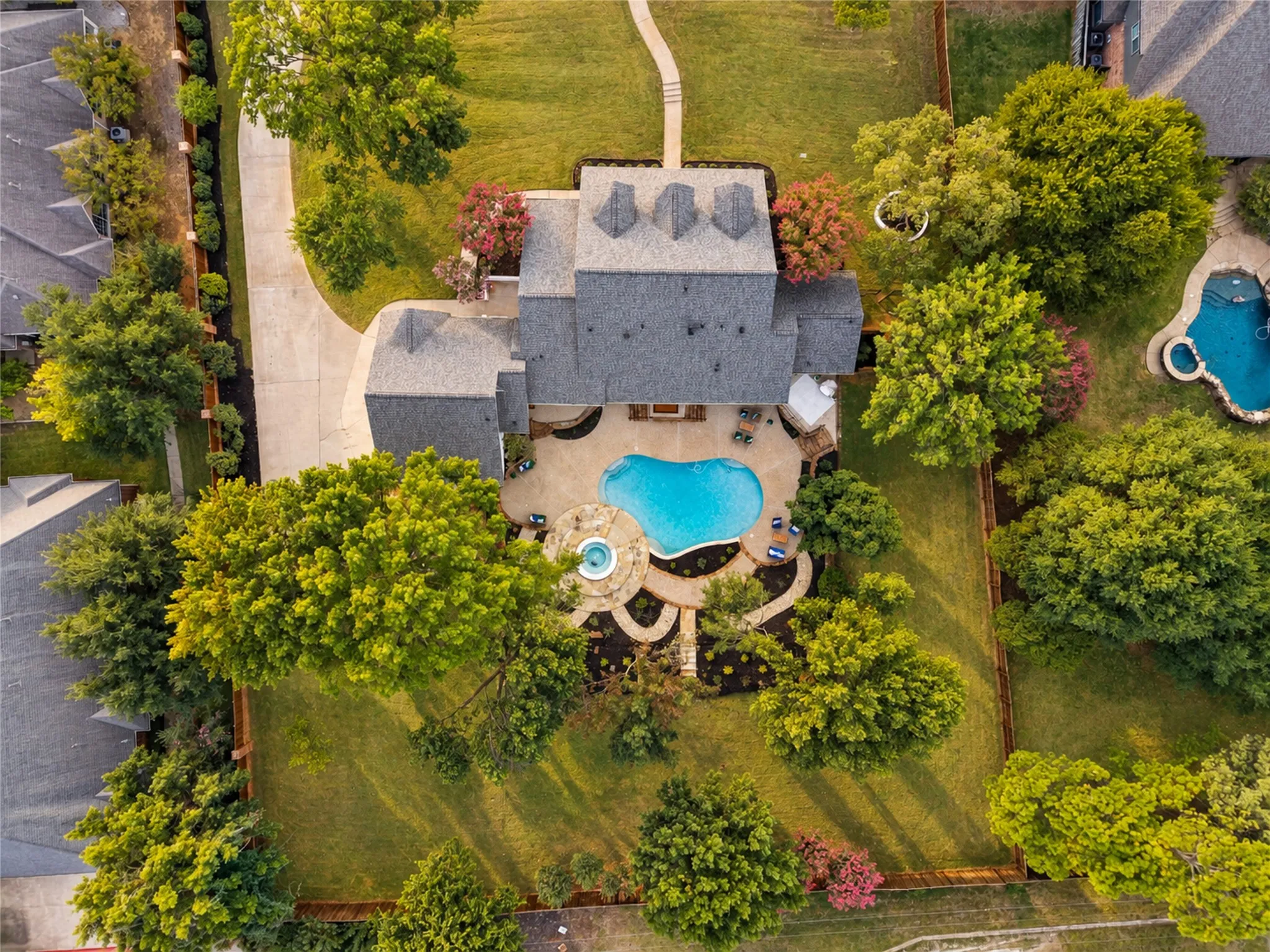 Single Family Residence For Sale in Tarrant County , 1042 Diamond Boulevard, Southlake, Texas 76092, 4 Bedroom, 5 Bathroom, 3 Garage spaces, 4,419 Sqft, built in 1985, mls#21387674, Real Estate Agent in Southlake, Homes For Sale in Tarrant county, Homes For Sale in Southlake, Realtor in Southlake Texas, Real Estate Brokerage Independent Realty Texas, Luminita Cordes Realtor