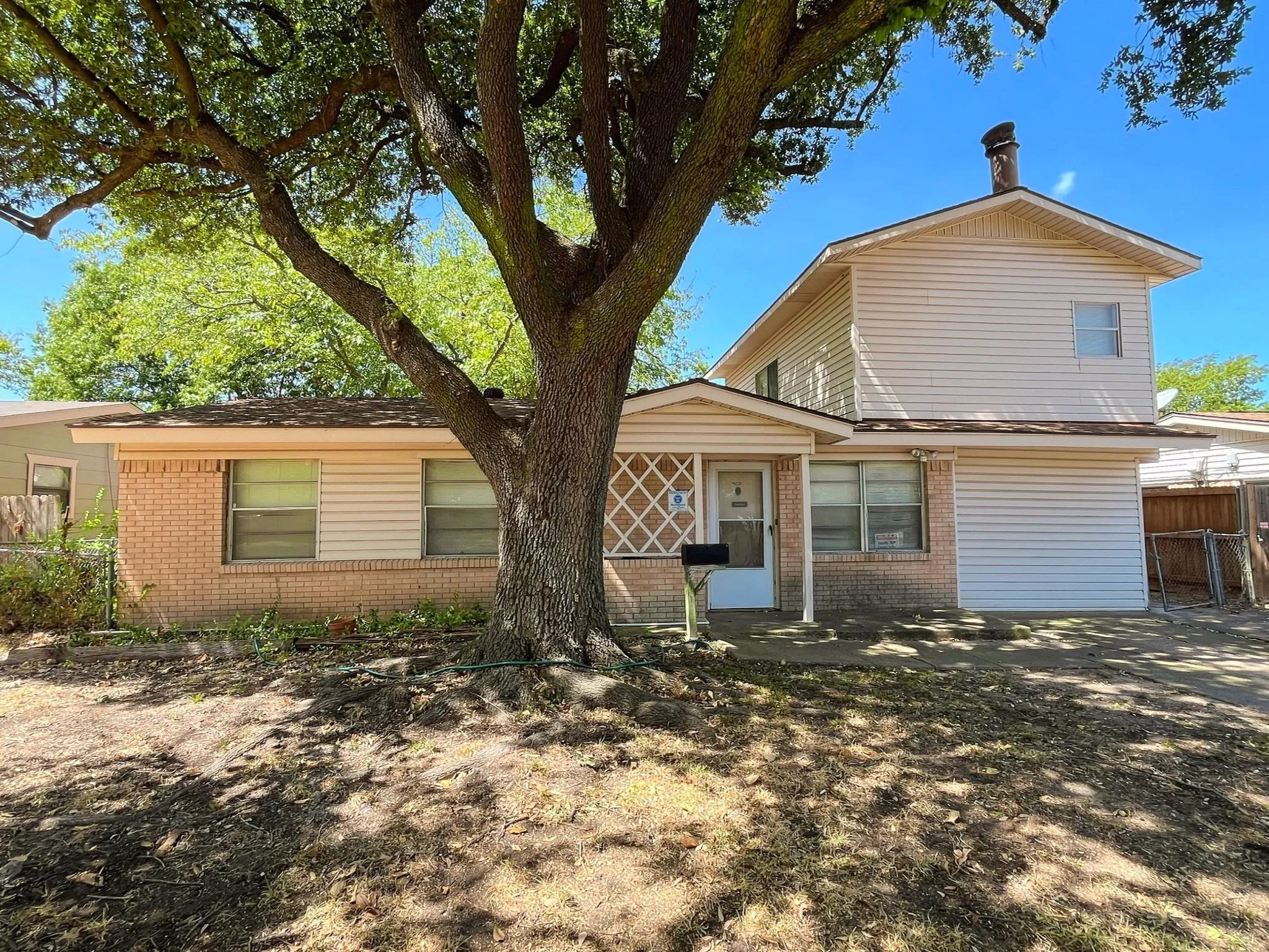 Single Family Residence For Sale in Dallas County , 917 Bluebonnet Lane, Mesquite, Texas 75149, 4 Bedroom, 2 Bathroom, Garage spaces, 1,647 Sqft, built in 1959, mls#21387619, Real Estate Agent in Mesquite, Homes For Sale in Dallas county, Homes For Sale in Mesquite, Realtor in Mesquite Texas, Real Estate Brokerage Independent Realty Texas, Luminita Cordes Realtor