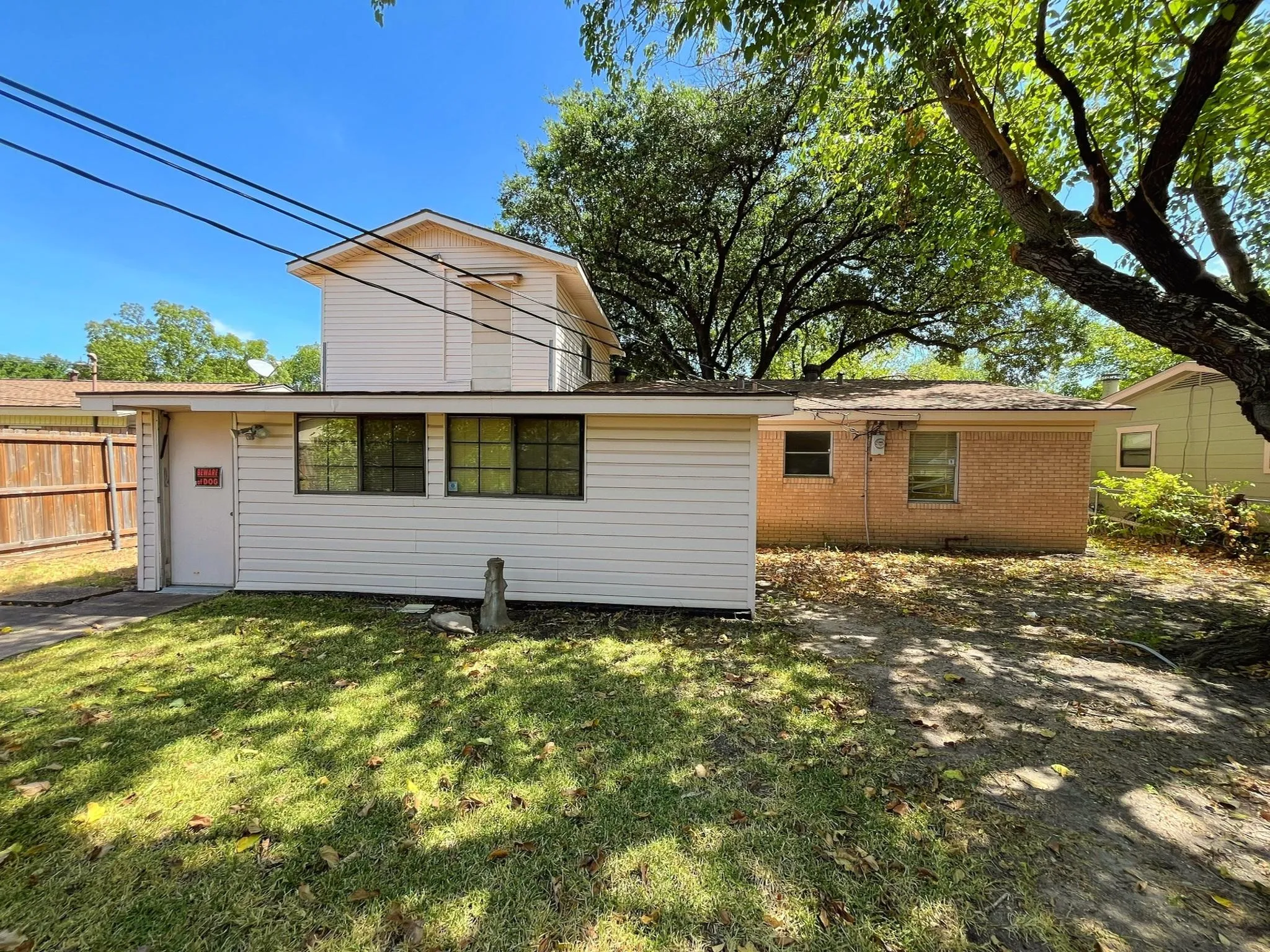 Single Family Residence For Sale in Dallas County , 917 Bluebonnet Lane, Mesquite, Texas 75149, 4 Bedroom, 2 Bathroom, Garage spaces, 1,647 Sqft, built in 1959, mls#21387619, Real Estate Agent in Mesquite, Homes For Sale in Dallas county, Homes For Sale in Mesquite, Realtor in Mesquite Texas, Real Estate Brokerage Independent Realty Texas, Luminita Cordes Realtor