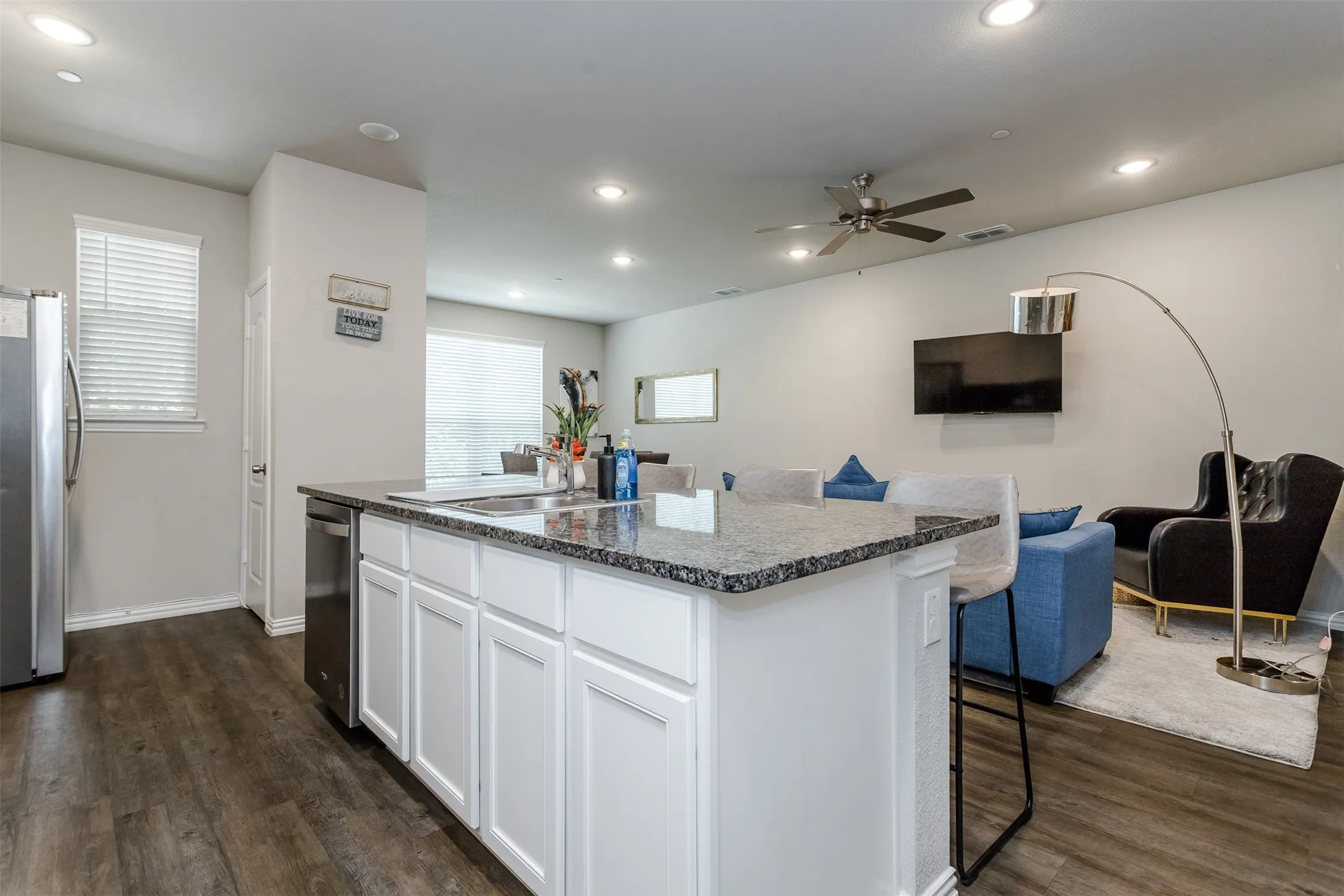 Townhouse For Rent in Denton County , 1270 Alamo Drive, Lewisville, Texas 75077, 3 Bedroom, 3 Bathroom, 2 Garage spaces, 1,750 Sqft, built in 2022, mls#21387775, Real Estate Agent in Lewisville, Homes For Rent in Denton county, Homes For Rent in Lewisville, Realtor in Lewisville Texas, Real Estate Brokerage Independent Realty Texas, Luminita Cordes Realtor