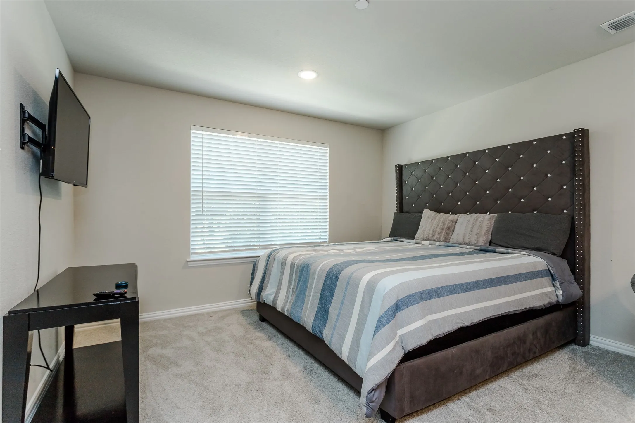 Townhouse For Rent in Denton County , 1270 Alamo Drive, Lewisville, Texas 75077, 3 Bedroom, 3 Bathroom, 2 Garage spaces, 1,750 Sqft, built in 2022, mls#21387775, Real Estate Agent in Lewisville, Homes For Rent in Denton county, Homes For Rent in Lewisville, Realtor in Lewisville Texas, Real Estate Brokerage Independent Realty Texas, Luminita Cordes Realtor