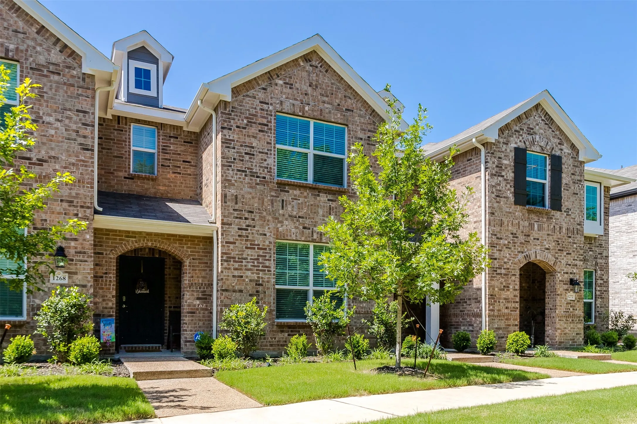 Townhouse For Rent in Denton County , 1270 Alamo Drive, Lewisville, Texas 75077, 3 Bedroom, 3 Bathroom, 2 Garage spaces, 1,750 Sqft, built in 2022, mls#21387775, Real Estate Agent in Lewisville, Homes For Rent in Denton county, Homes For Rent in Lewisville, Realtor in Lewisville Texas, Real Estate Brokerage Independent Realty Texas, Luminita Cordes Realtor