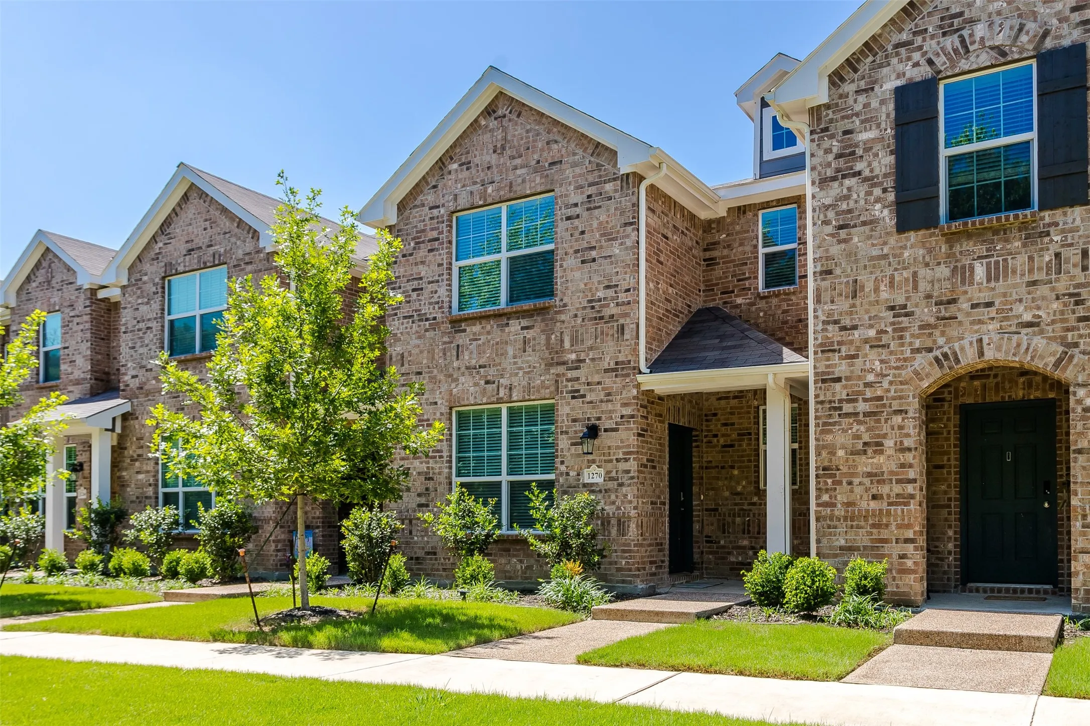 Townhouse For Rent in Denton County , 1270 Alamo Drive, Lewisville, Texas 75077, 3 Bedroom, 3 Bathroom, 2 Garage spaces, 1,750 Sqft, built in 2022, mls#21387775, Real Estate Agent in Lewisville, Homes For Rent in Denton county, Homes For Rent in Lewisville, Realtor in Lewisville Texas, Real Estate Brokerage Independent Realty Texas, Luminita Cordes Realtor