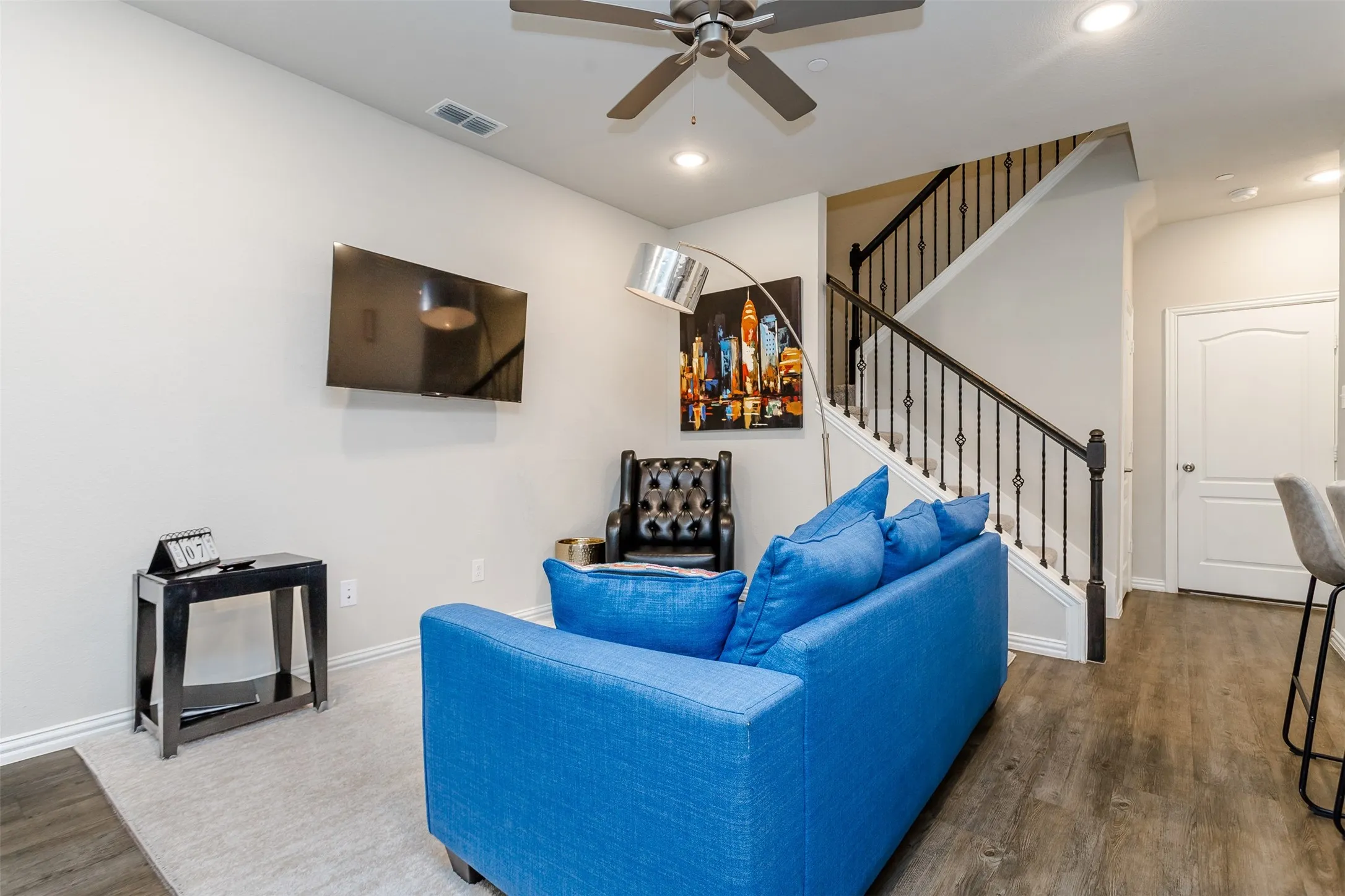 Townhouse For Rent in Denton County , 1270 Alamo Drive, Lewisville, Texas 75077, 3 Bedroom, 3 Bathroom, 2 Garage spaces, 1,750 Sqft, built in 2022, mls#21387775, Real Estate Agent in Lewisville, Homes For Rent in Denton county, Homes For Rent in Lewisville, Realtor in Lewisville Texas, Real Estate Brokerage Independent Realty Texas, Luminita Cordes Realtor