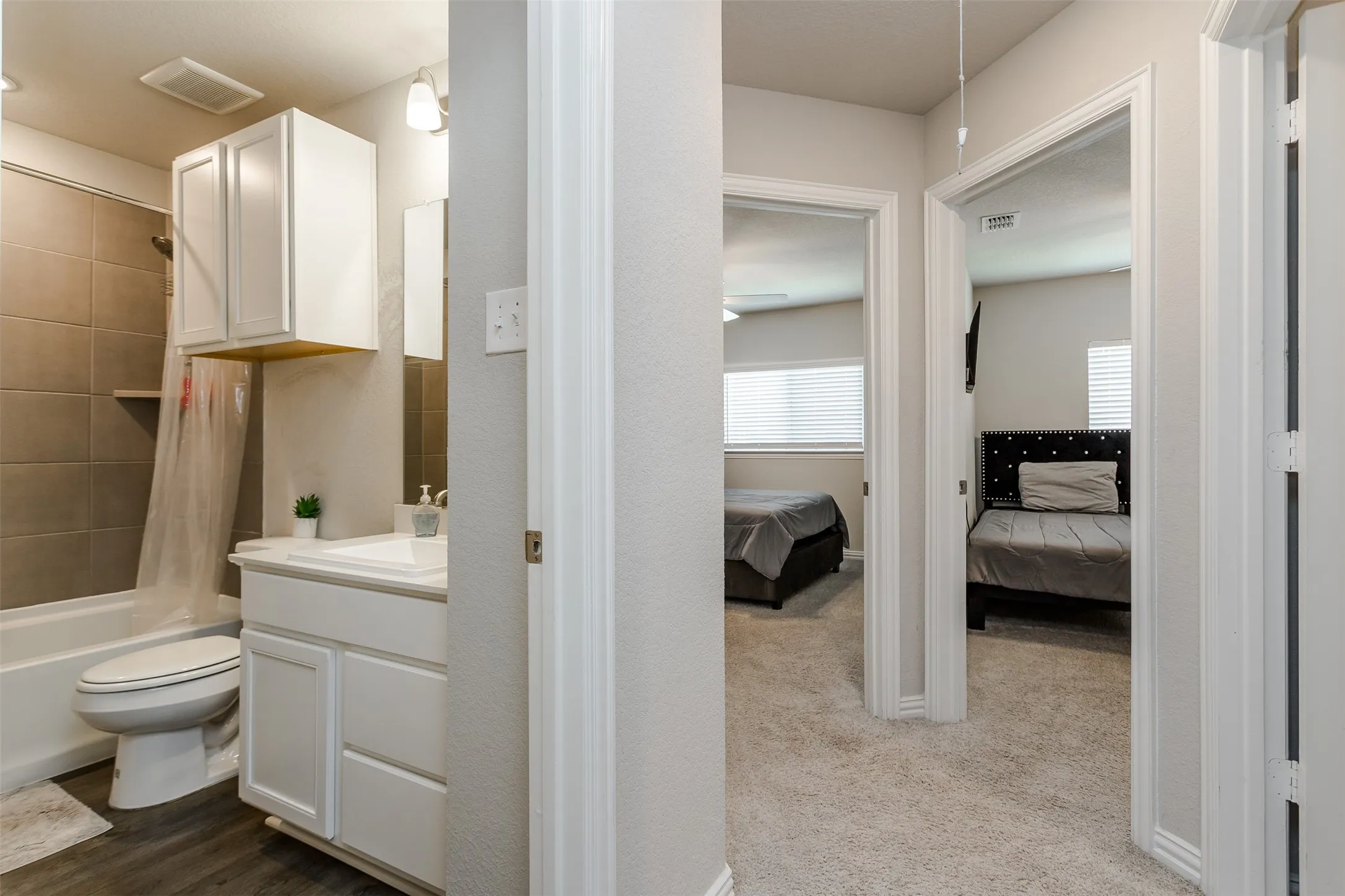 Townhouse For Rent in Denton County , 1270 Alamo Drive, Lewisville, Texas 75077, 3 Bedroom, 3 Bathroom, 2 Garage spaces, 1,750 Sqft, built in 2022, mls#21387775, Real Estate Agent in Lewisville, Homes For Rent in Denton county, Homes For Rent in Lewisville, Realtor in Lewisville Texas, Real Estate Brokerage Independent Realty Texas, Luminita Cordes Realtor