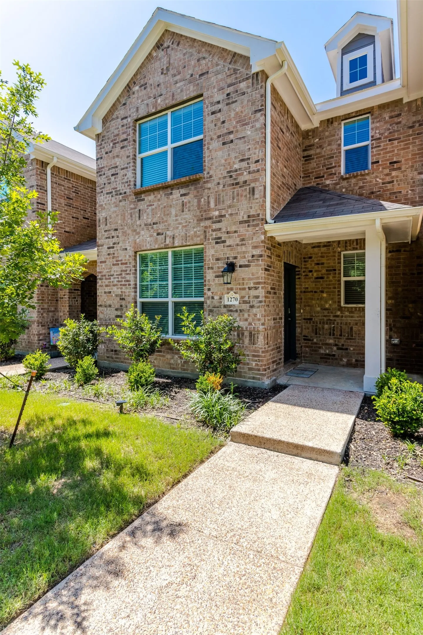 Townhouse For Rent in Denton County , 1270 Alamo Drive, Lewisville, Texas 75077, 3 Bedroom, 3 Bathroom, 2 Garage spaces, 1,750 Sqft, built in 2022, mls#21387775, Real Estate Agent in Lewisville, Homes For Rent in Denton county, Homes For Rent in Lewisville, Realtor in Lewisville Texas, Real Estate Brokerage Independent Realty Texas, Luminita Cordes Realtor