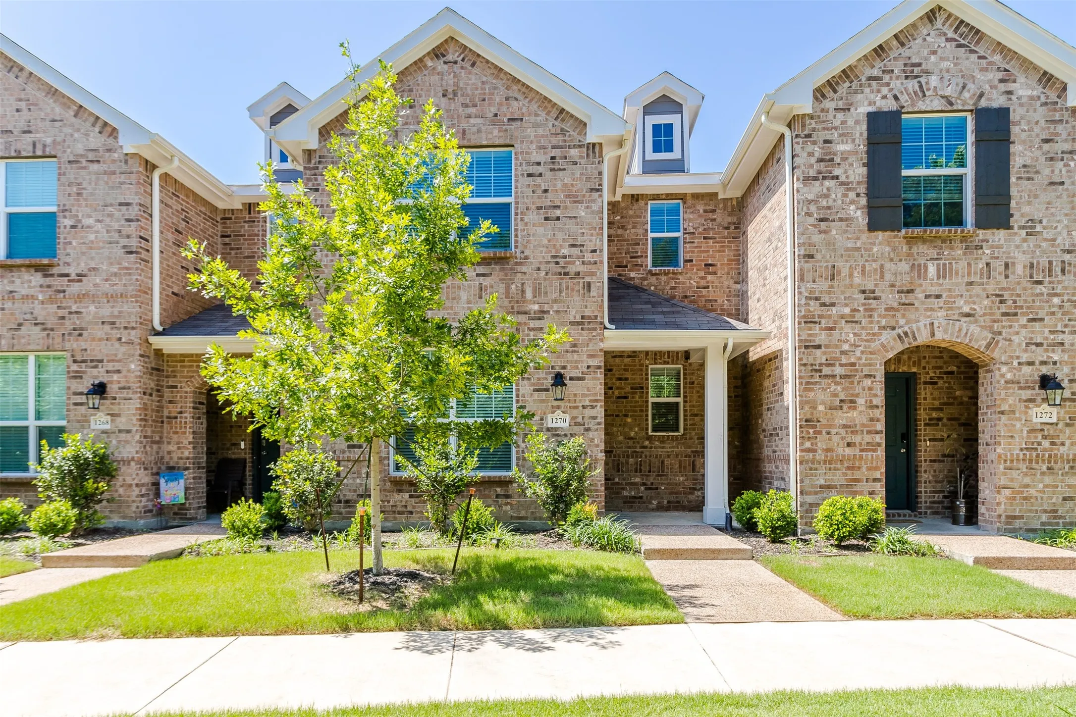 Townhouse For Rent in Denton County , 1270 Alamo Drive, Lewisville, Texas 75077, 3 Bedroom, 3 Bathroom, 2 Garage spaces, 1,750 Sqft, built in 2022, mls#21387775, Real Estate Agent in Lewisville, Homes For Rent in Denton county, Homes For Rent in Lewisville, Realtor in Lewisville Texas, Real Estate Brokerage Independent Realty Texas, Luminita Cordes Realtor