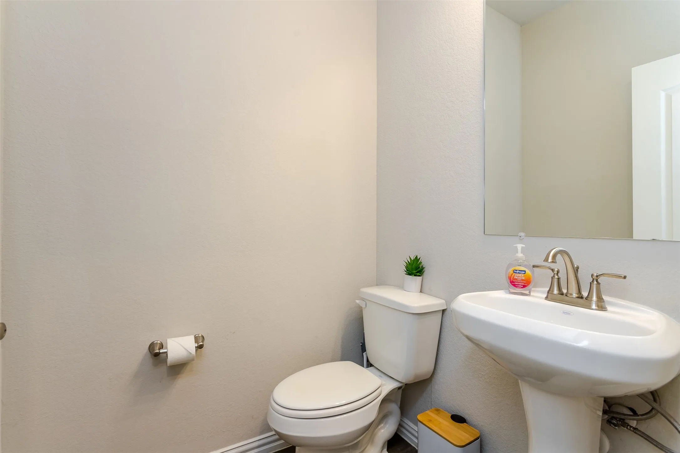 Townhouse For Rent in Denton County , 1270 Alamo Drive, Lewisville, Texas 75077, 3 Bedroom, 3 Bathroom, 2 Garage spaces, 1,750 Sqft, built in 2022, mls#21387775, Real Estate Agent in Lewisville, Homes For Rent in Denton county, Homes For Rent in Lewisville, Realtor in Lewisville Texas, Real Estate Brokerage Independent Realty Texas, Luminita Cordes Realtor