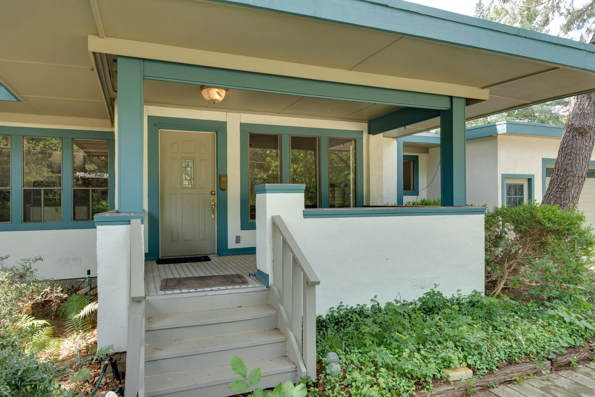 Single Family Residence For Rent in Tarrant County , 1301 Dublin Street, Grapevine, Texas 76051, 4 Bedroom, 3 Bathroom, 2 Garage spaces, 2,300 Sqft, built in 1985, mls#21383834, Real Estate Agent in Grapevine, Homes For Rent in Tarrant county, Homes For Rent in Grapevine, Realtor in Grapevine Texas, Real Estate Brokerage Independent Realty Texas, Luminita Cordes Realtor