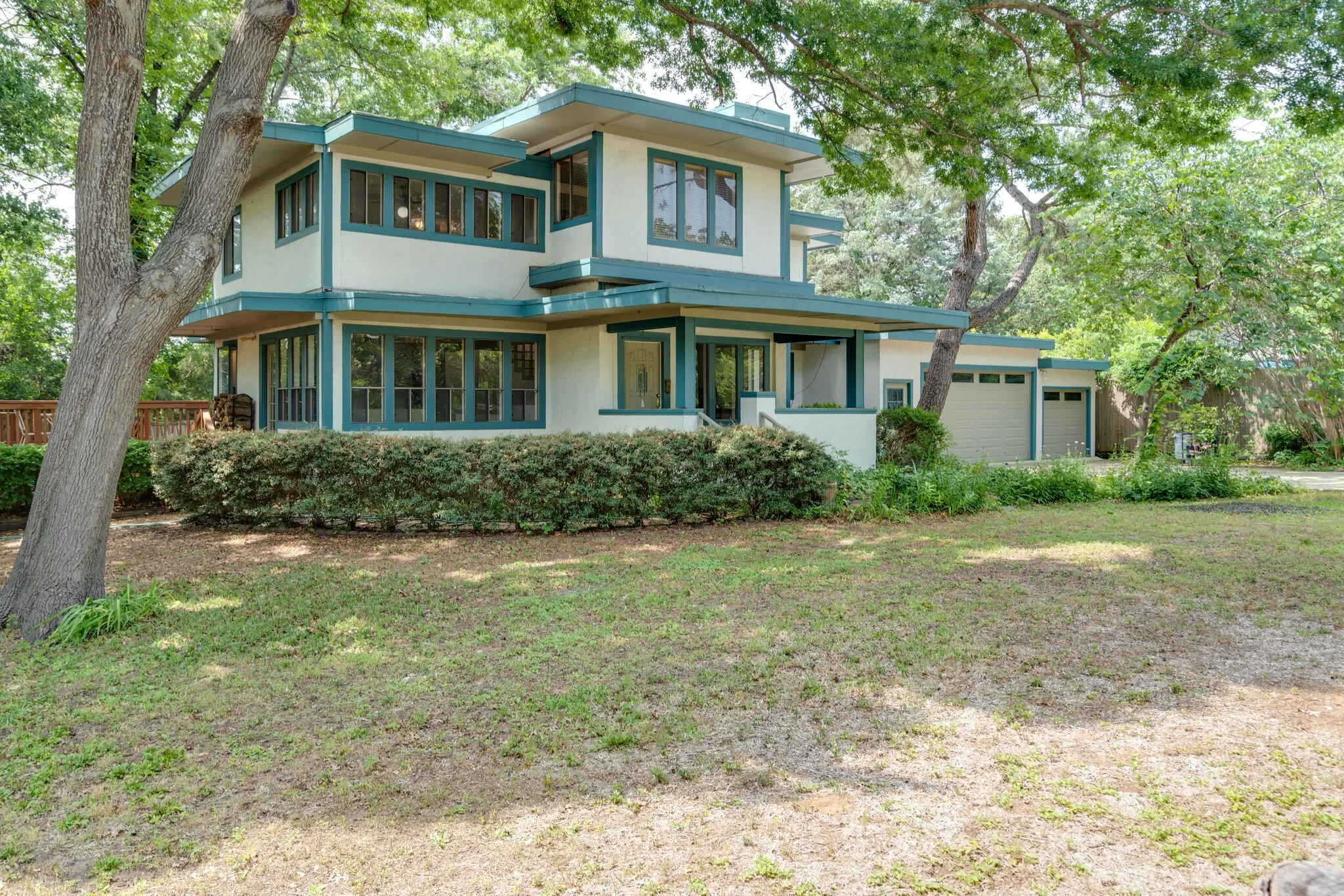 Single Family Residence For Rent in Tarrant County , 1301 Dublin Street, Grapevine, Texas 76051, 4 Bedroom, 3 Bathroom, 2 Garage spaces, 2,300 Sqft, built in 1985, mls#21383834, Real Estate Agent in Grapevine, Homes For Rent in Tarrant county, Homes For Rent in Grapevine, Realtor in Grapevine Texas, Real Estate Brokerage Independent Realty Texas, Luminita Cordes Realtor