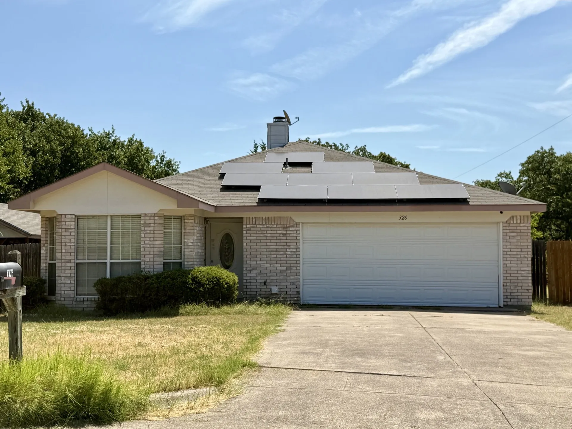 Single Family Residence For Sale in Parker County , 326 King Arthur Drive, Weatherford, Texas 76086, 3 Bedroom, 2 Bathroom, 2 Garage spaces, 1,371 Sqft, built in 1998, mls#21387779, Real Estate Agent in Weatherford, Homes For Sale in Parker county, Homes For Sale in Weatherford, Realtor in Weatherford Texas, Real Estate Brokerage Independent Realty Texas, Luminita Cordes Realtor