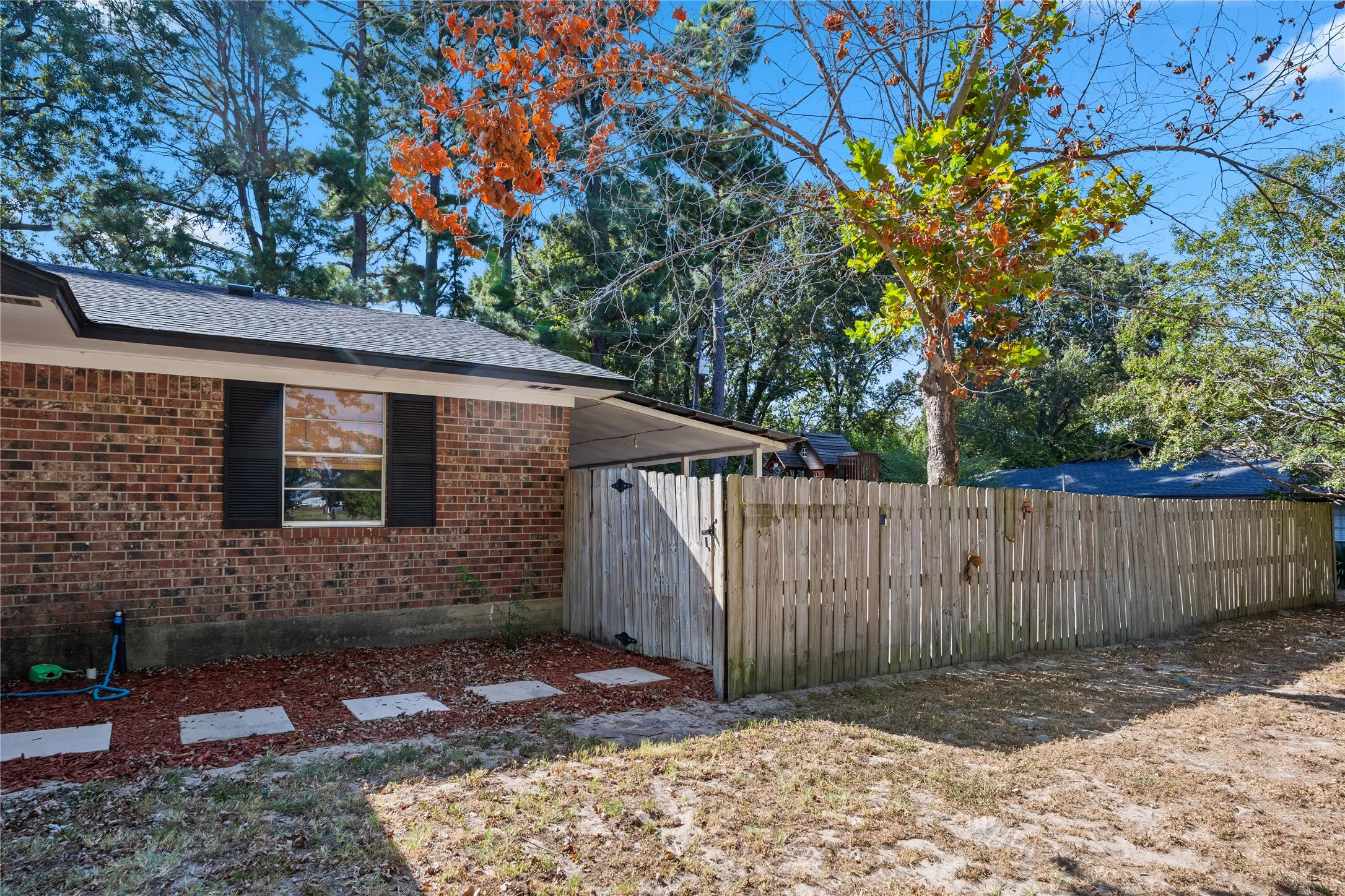 Single Family Residence For Sale in Hopkins County , 170 County Road 1211, Sulphur Springs, Texas 75482, 4 Bedroom, 3 Bathroom, Garage spaces, 1,688 Sqft, built in 1973, mls#21385850, Real Estate Agent in Sulphur Springs, Homes For Sale in Hopkins county, Homes For Sale in Sulphur Springs, Realtor in Sulphur Springs Texas, Real Estate Brokerage Independent Realty Texas, Luminita Cordes Realtor