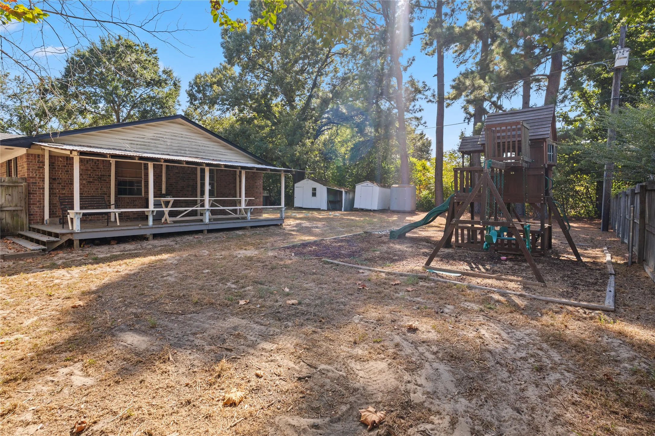 Single Family Residence For Sale in Hopkins County , 170 County Road 1211, Sulphur Springs, Texas 75482, 4 Bedroom, 3 Bathroom, Garage spaces, 1,688 Sqft, built in 1973, mls#21385850, Real Estate Agent in Sulphur Springs, Homes For Sale in Hopkins county, Homes For Sale in Sulphur Springs, Realtor in Sulphur Springs Texas, Real Estate Brokerage Independent Realty Texas, Luminita Cordes Realtor