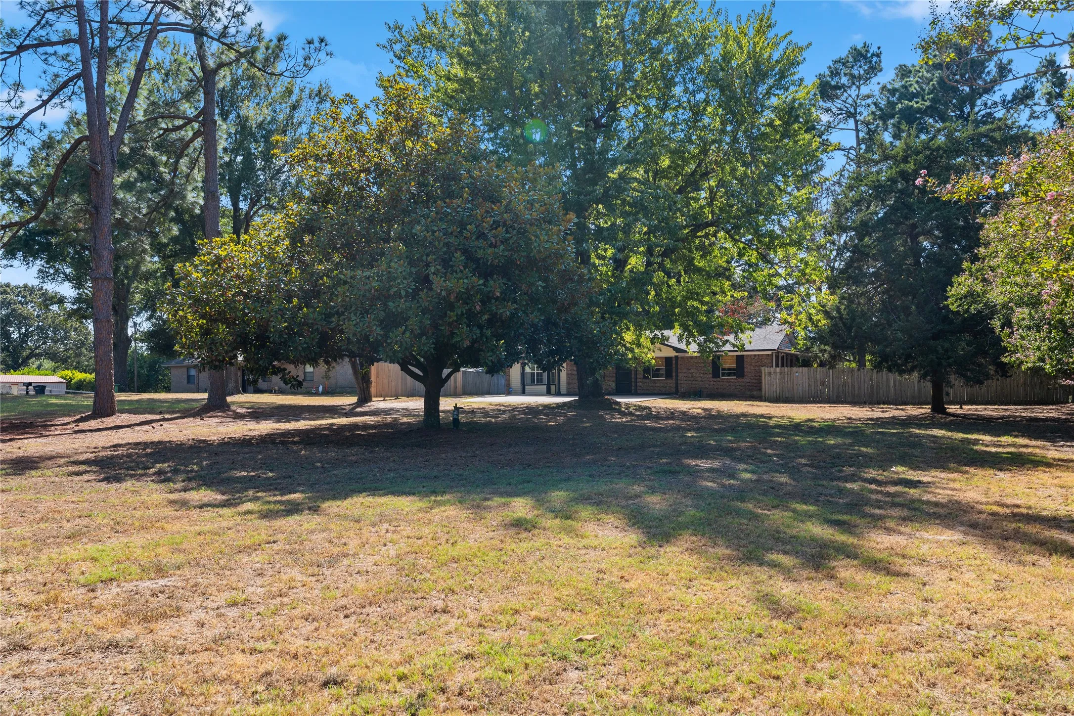 Single Family Residence For Sale in Hopkins County , 170 County Road 1211, Sulphur Springs, Texas 75482, 4 Bedroom, 3 Bathroom, Garage spaces, 1,688 Sqft, built in 1973, mls#21385850, Real Estate Agent in Sulphur Springs, Homes For Sale in Hopkins county, Homes For Sale in Sulphur Springs, Realtor in Sulphur Springs Texas, Real Estate Brokerage Independent Realty Texas, Luminita Cordes Realtor
