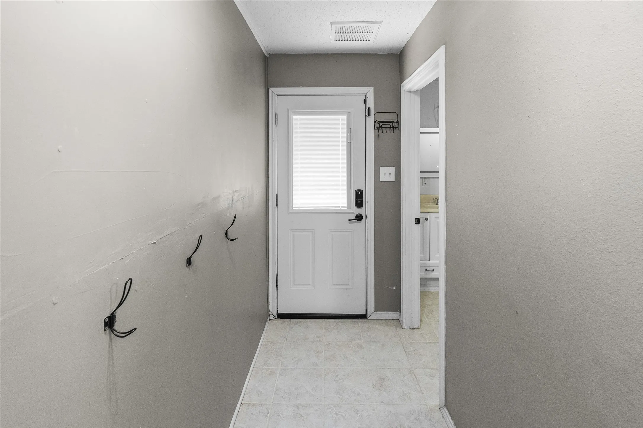 Single Family Residence For Sale in Hopkins County , 170 County Road 1211, Sulphur Springs, Texas 75482, 4 Bedroom, 3 Bathroom, Garage spaces, 1,688 Sqft, built in 1973, mls#21385850, Real Estate Agent in Sulphur Springs, Homes For Sale in Hopkins county, Homes For Sale in Sulphur Springs, Realtor in Sulphur Springs Texas, Real Estate Brokerage Independent Realty Texas, Luminita Cordes Realtor
