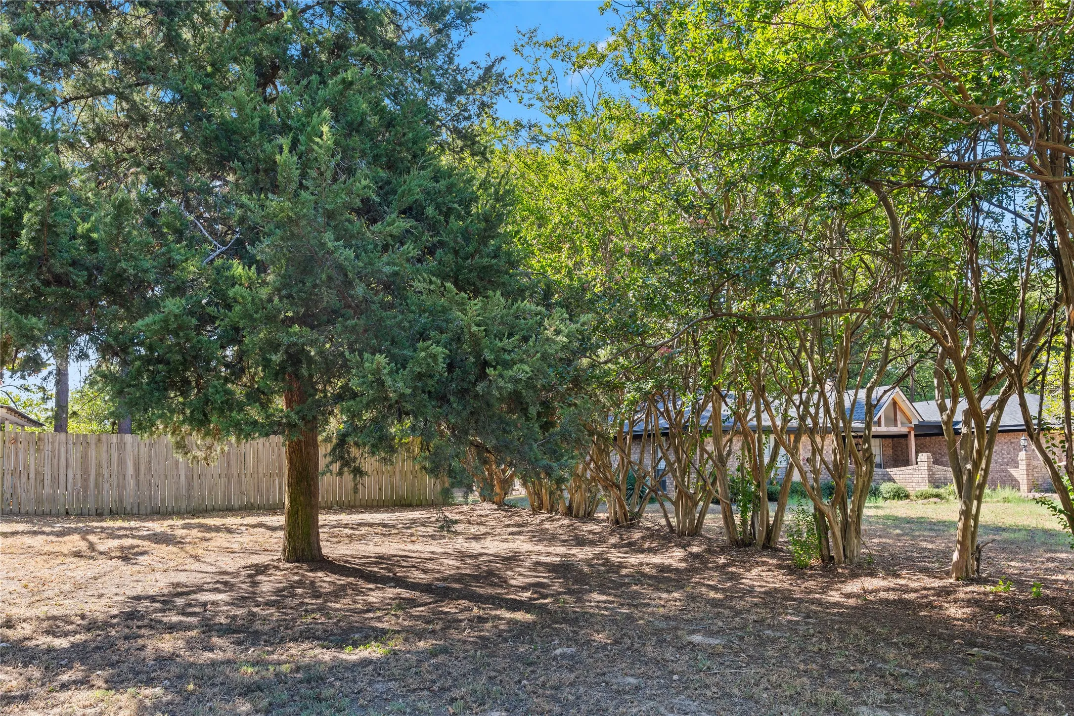 Single Family Residence For Sale in Hopkins County , 170 County Road 1211, Sulphur Springs, Texas 75482, 4 Bedroom, 3 Bathroom, Garage spaces, 1,688 Sqft, built in 1973, mls#21385850, Real Estate Agent in Sulphur Springs, Homes For Sale in Hopkins county, Homes For Sale in Sulphur Springs, Realtor in Sulphur Springs Texas, Real Estate Brokerage Independent Realty Texas, Luminita Cordes Realtor